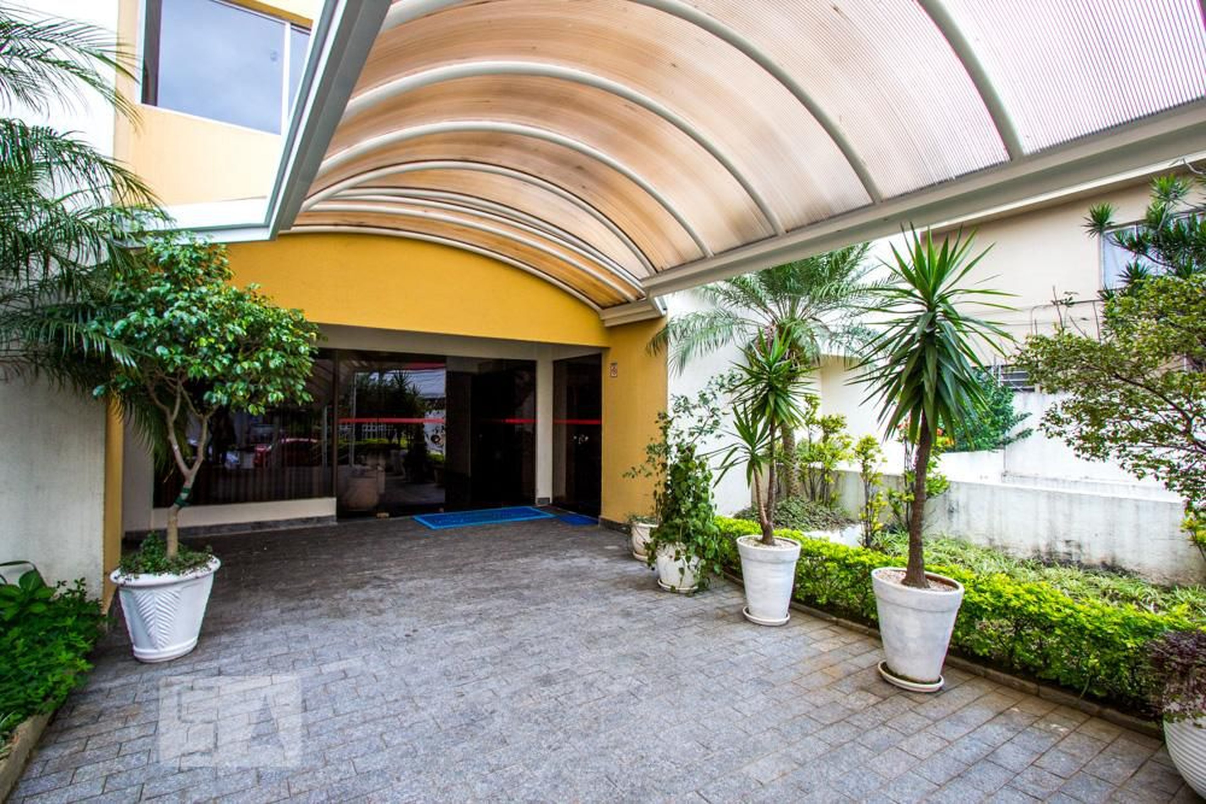 Entrada do Prédio - Edifício Indiana