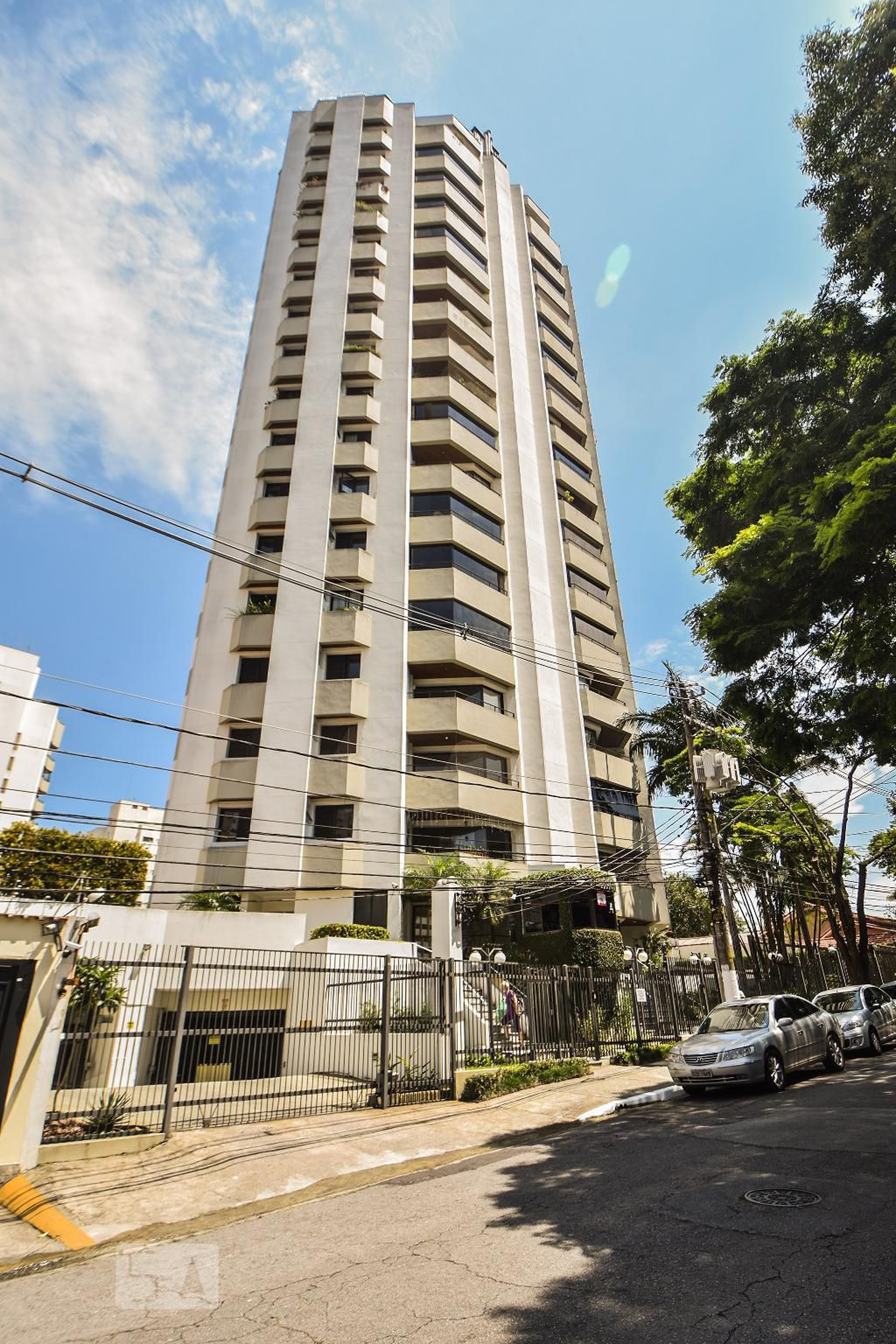 Prédio Condomínio Tour Versailles