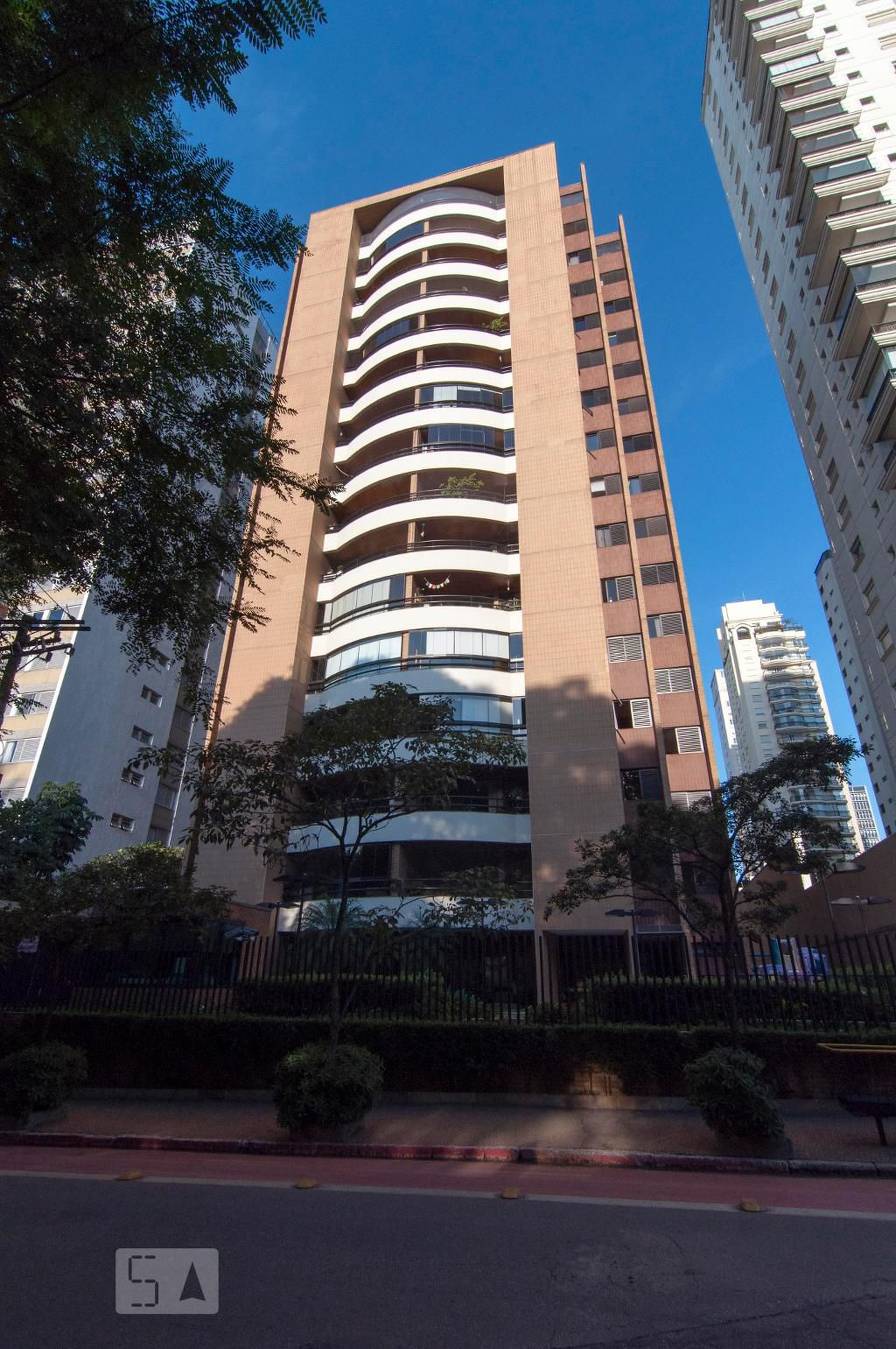 Fachada do predio Condomínio Mirante do Parque