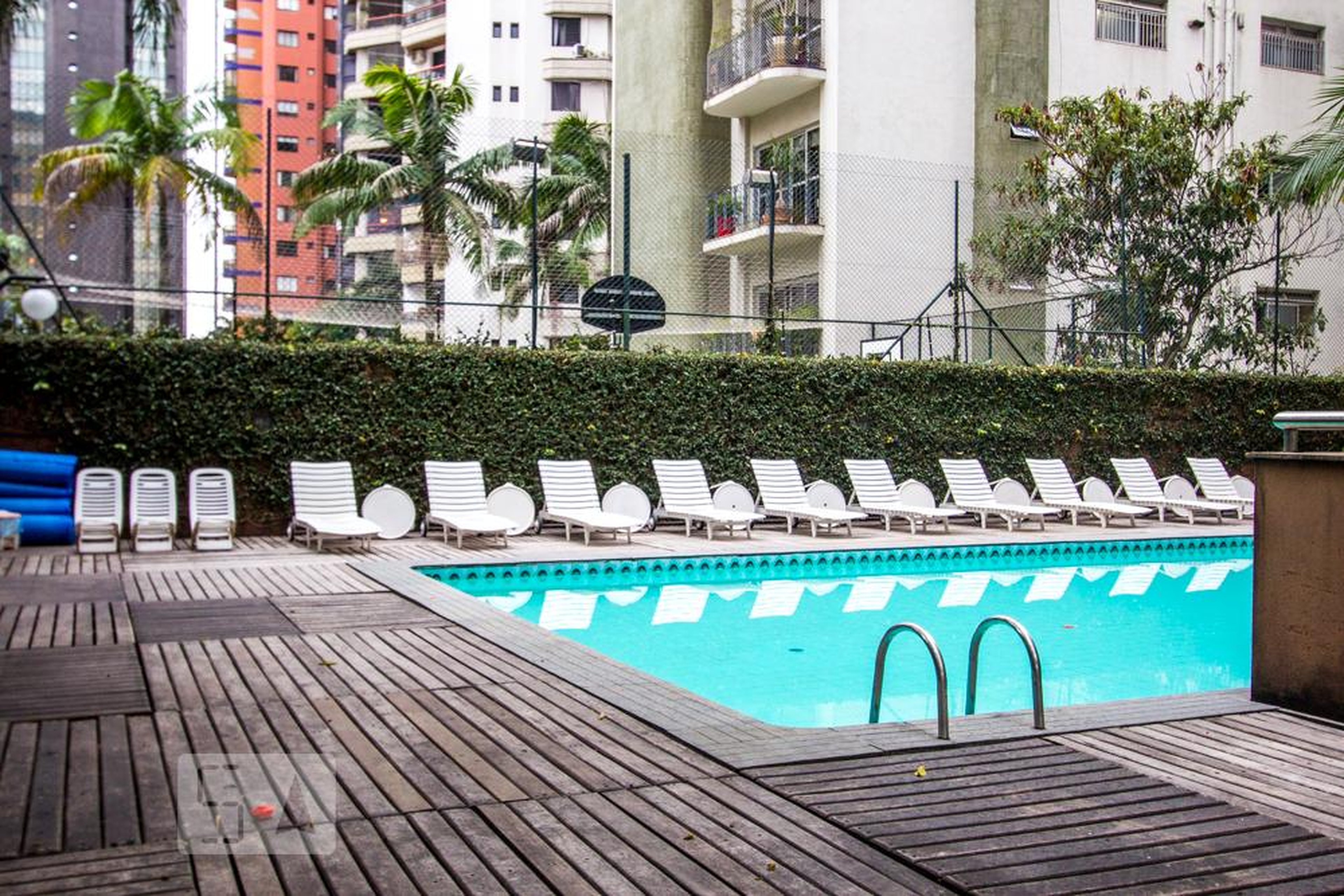 Piscina - Edifício Midas