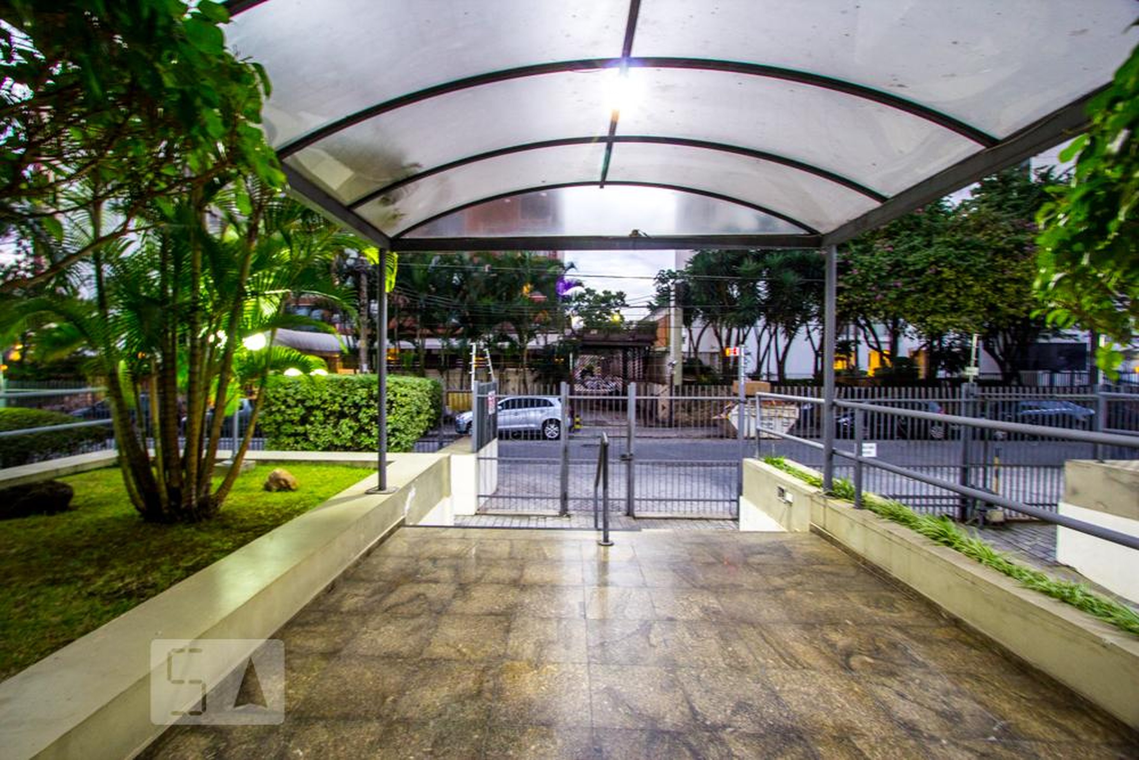 Entrada do Prédio - Gold star