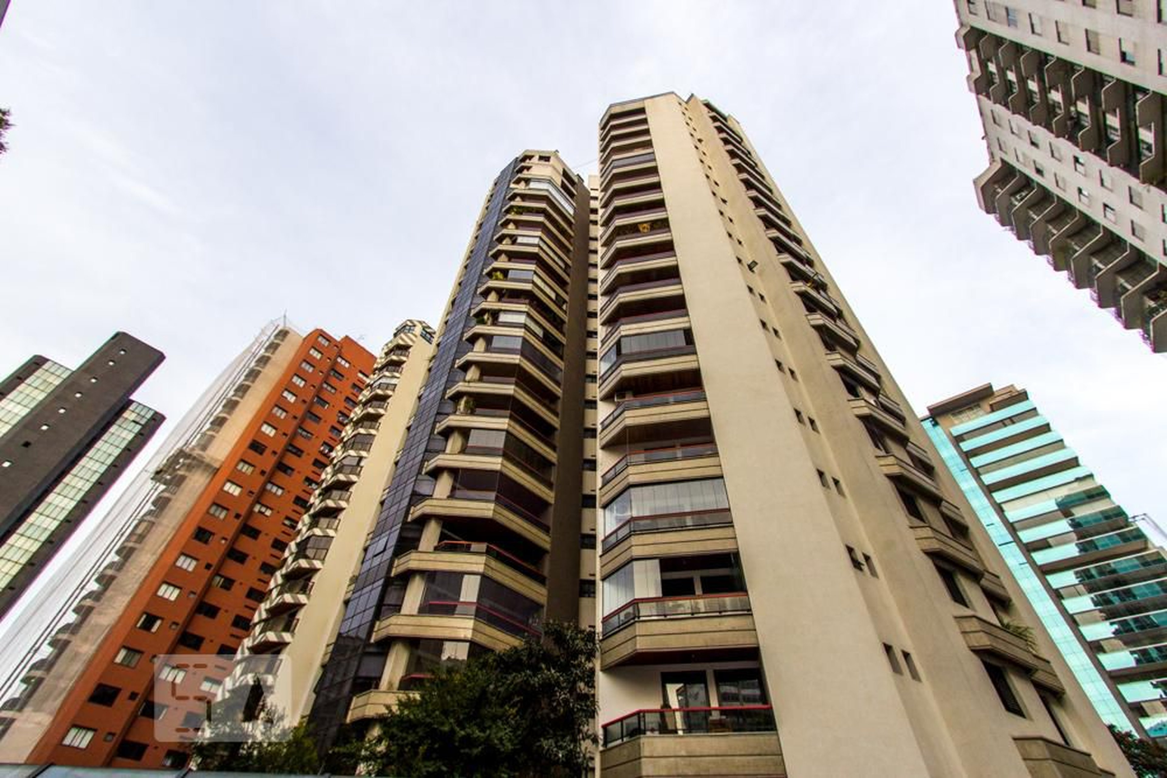 Edificio Edifício Mapleleaf Park