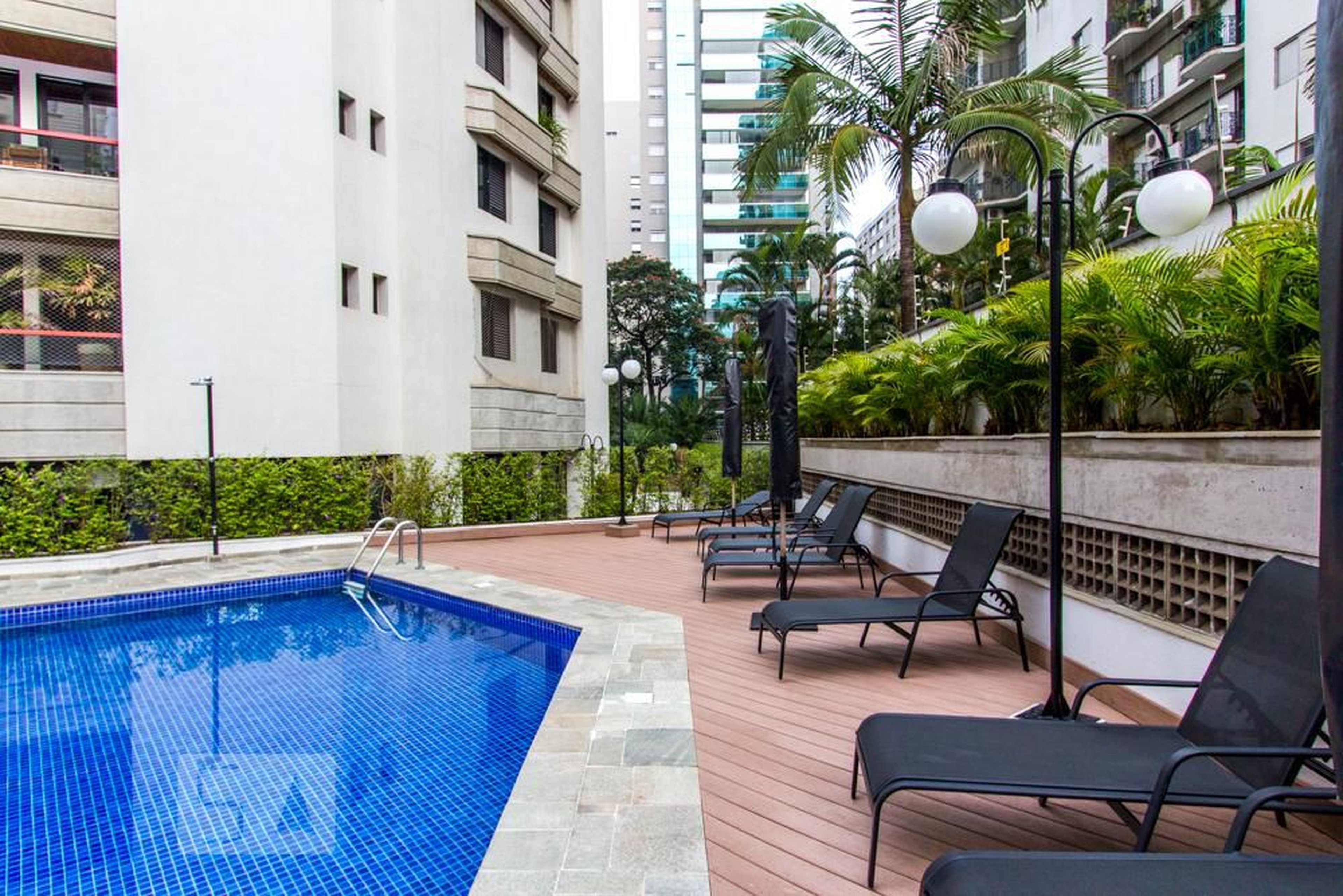 Piscina - Edifício Mapleleaf Park