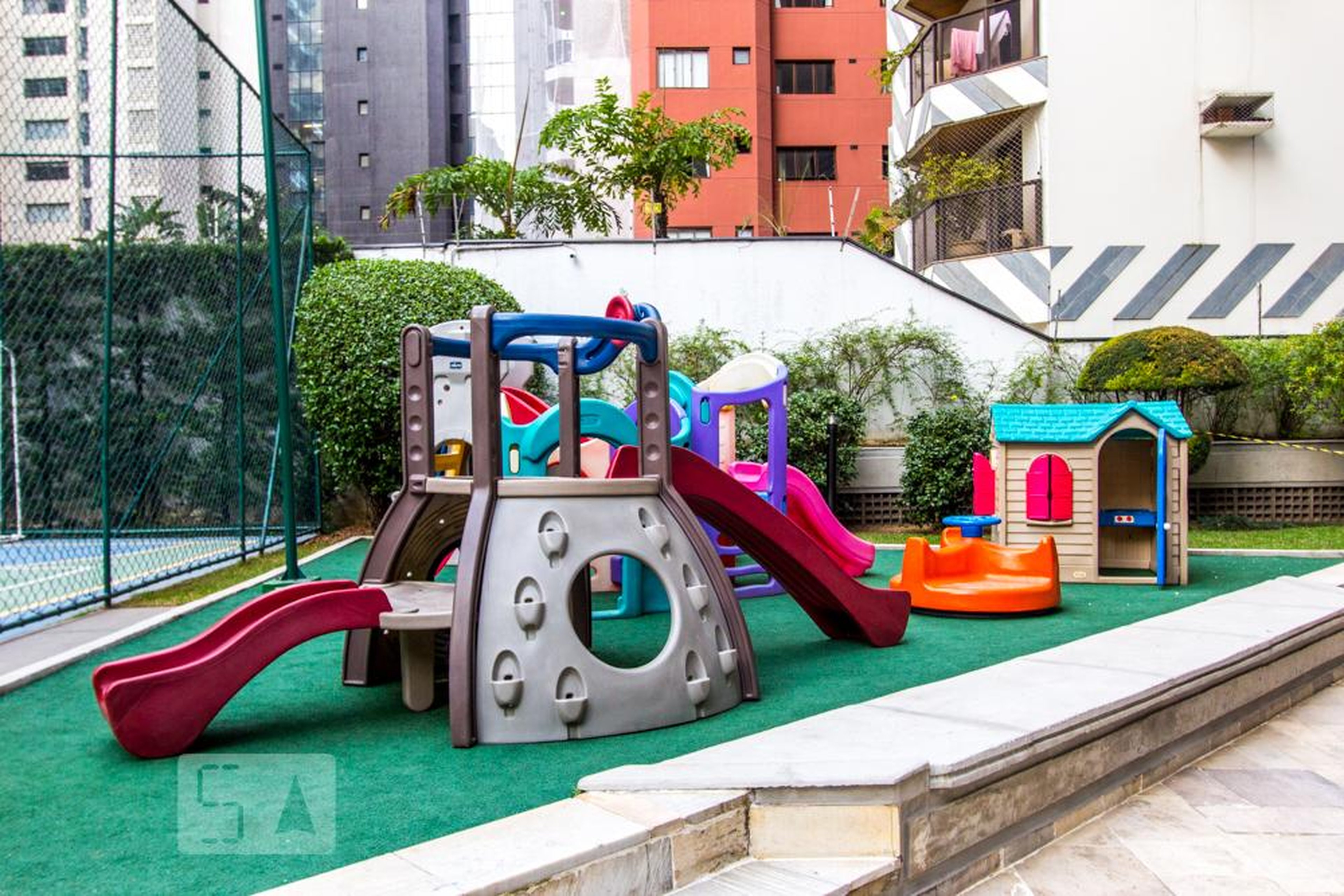 Playground - Maple Leaf Park