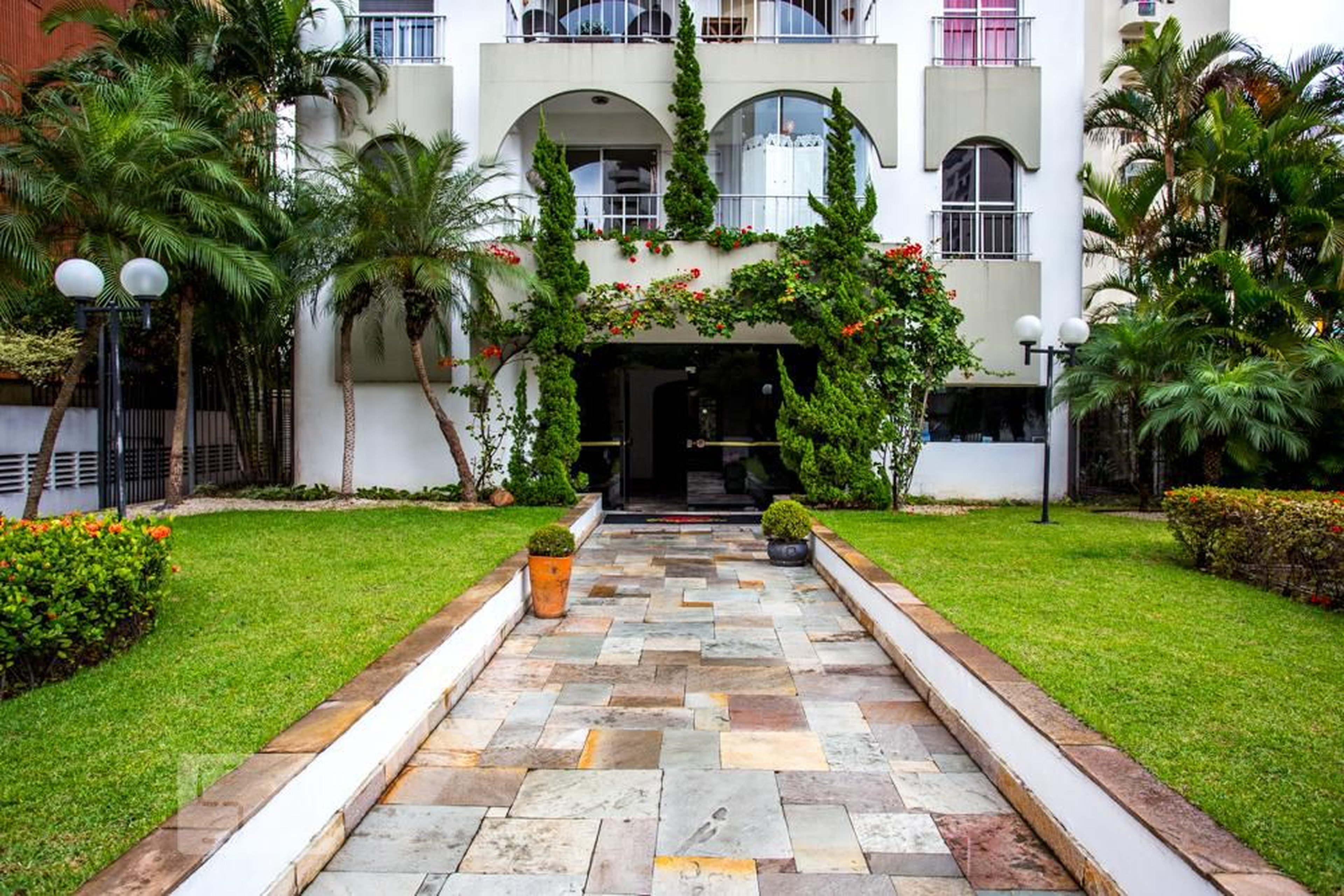 Entrada do Prédio - Big Apple