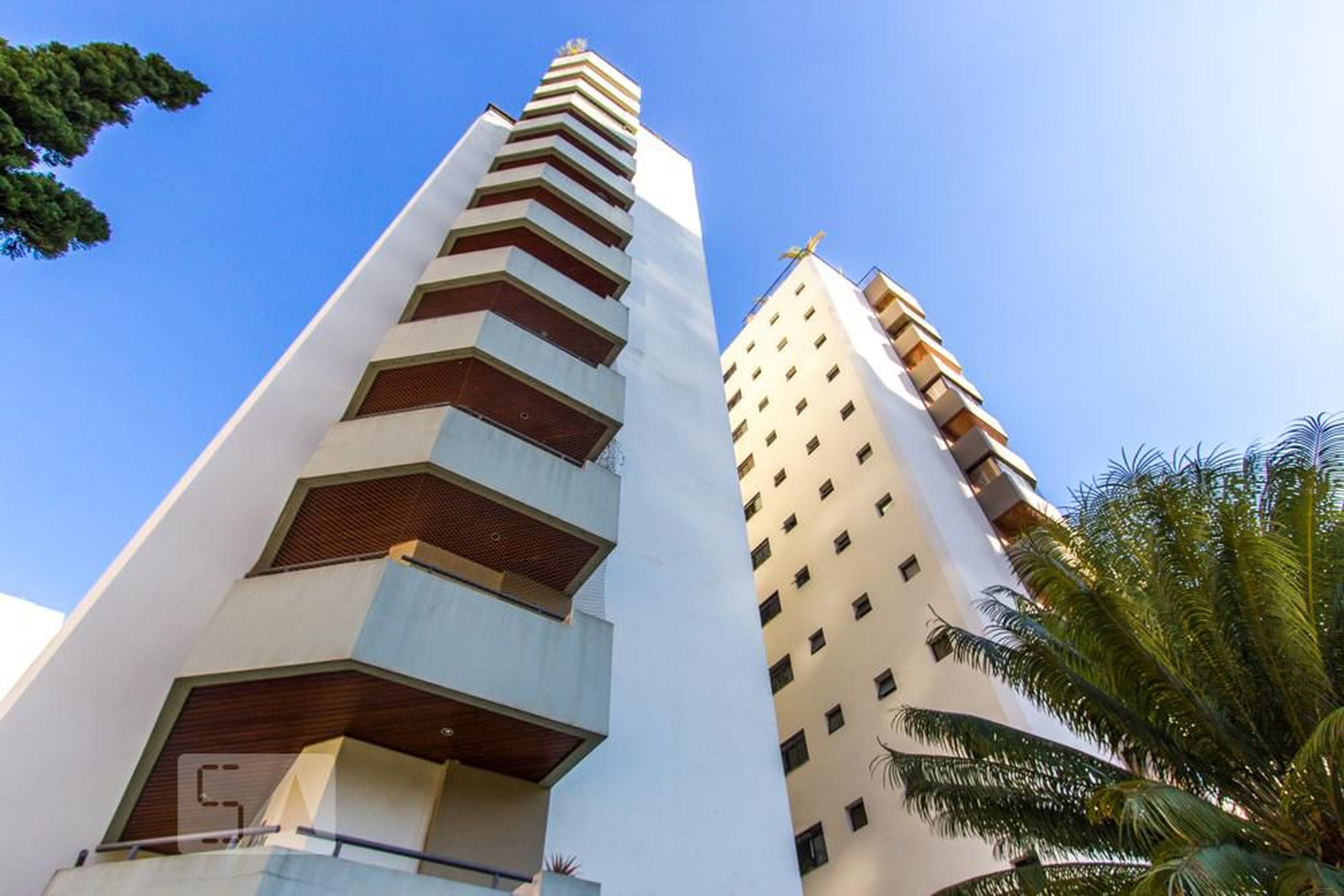 Edificio Condomínio Fontainebleu