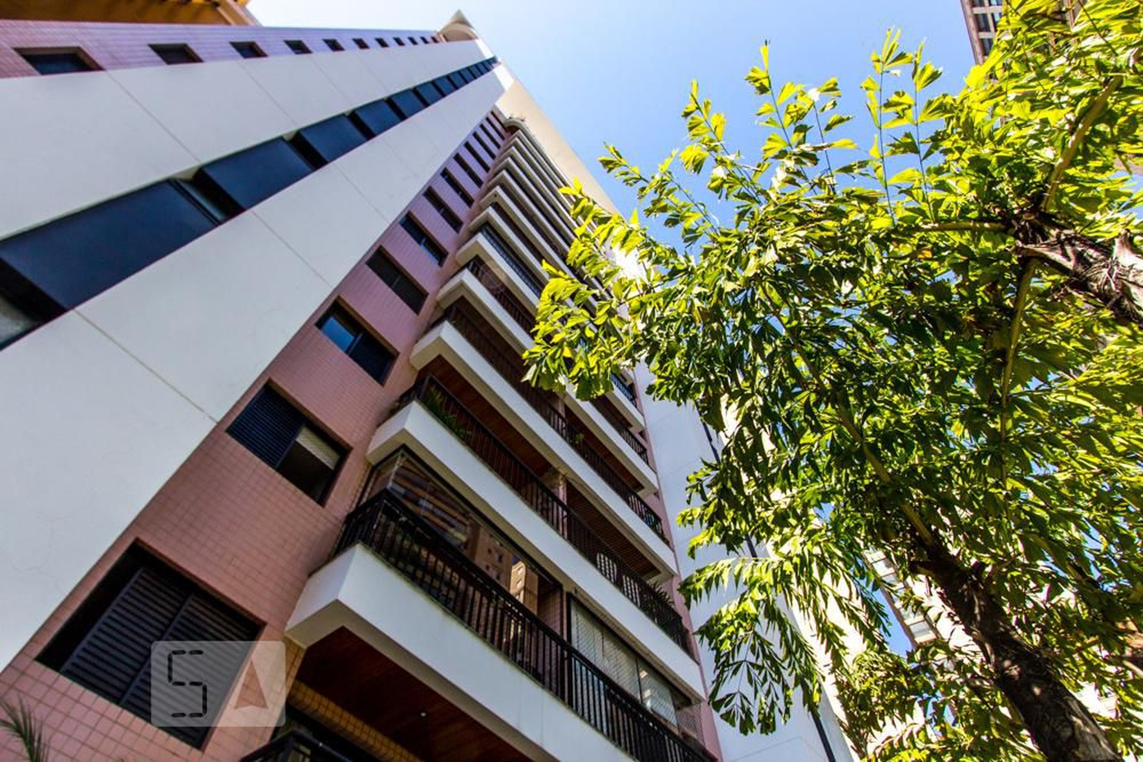 Edificio Edifício Parc de Paris