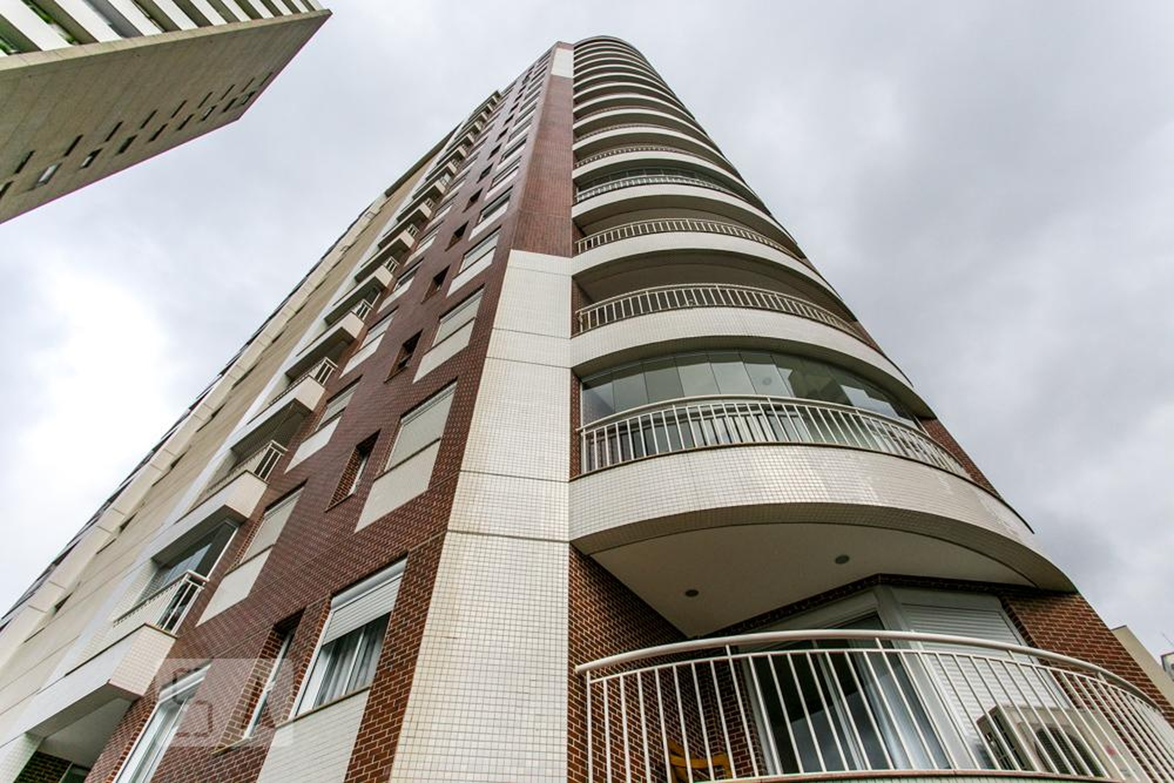 Edificio Condomínio em Rua Manuel Guedes, 571