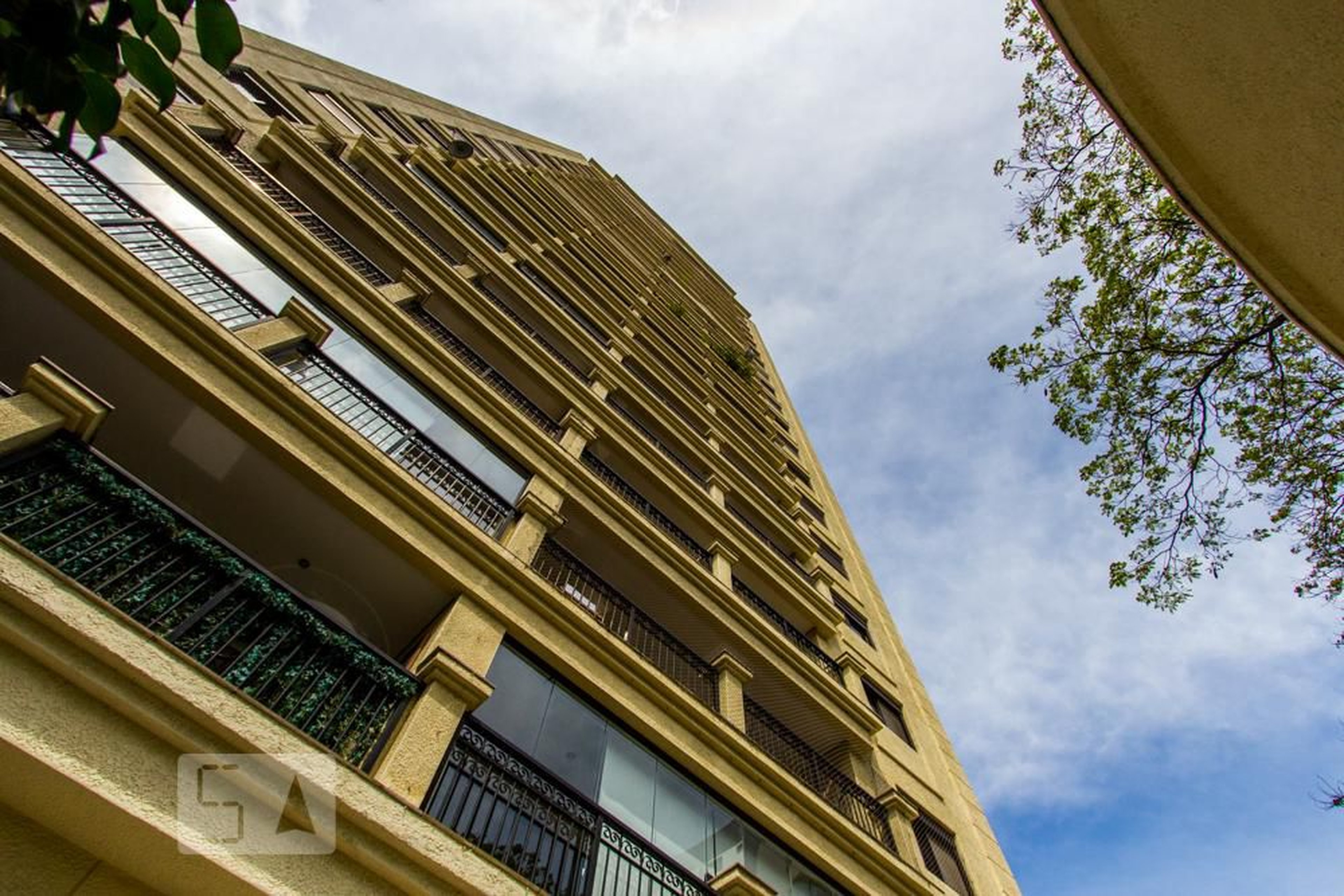 Edificio Condomínio Long Champs