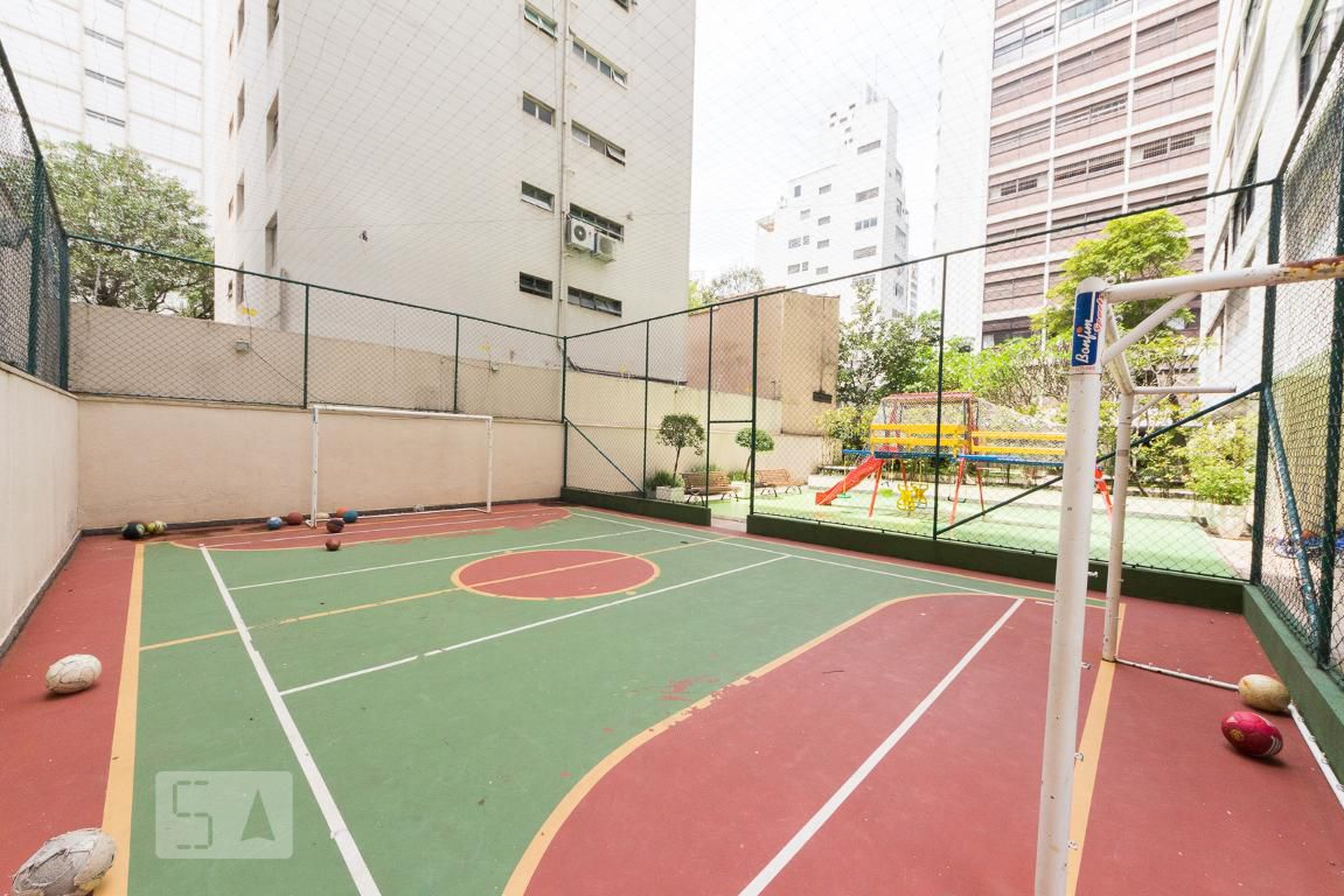 Quadra poliesportiva - Astúrias