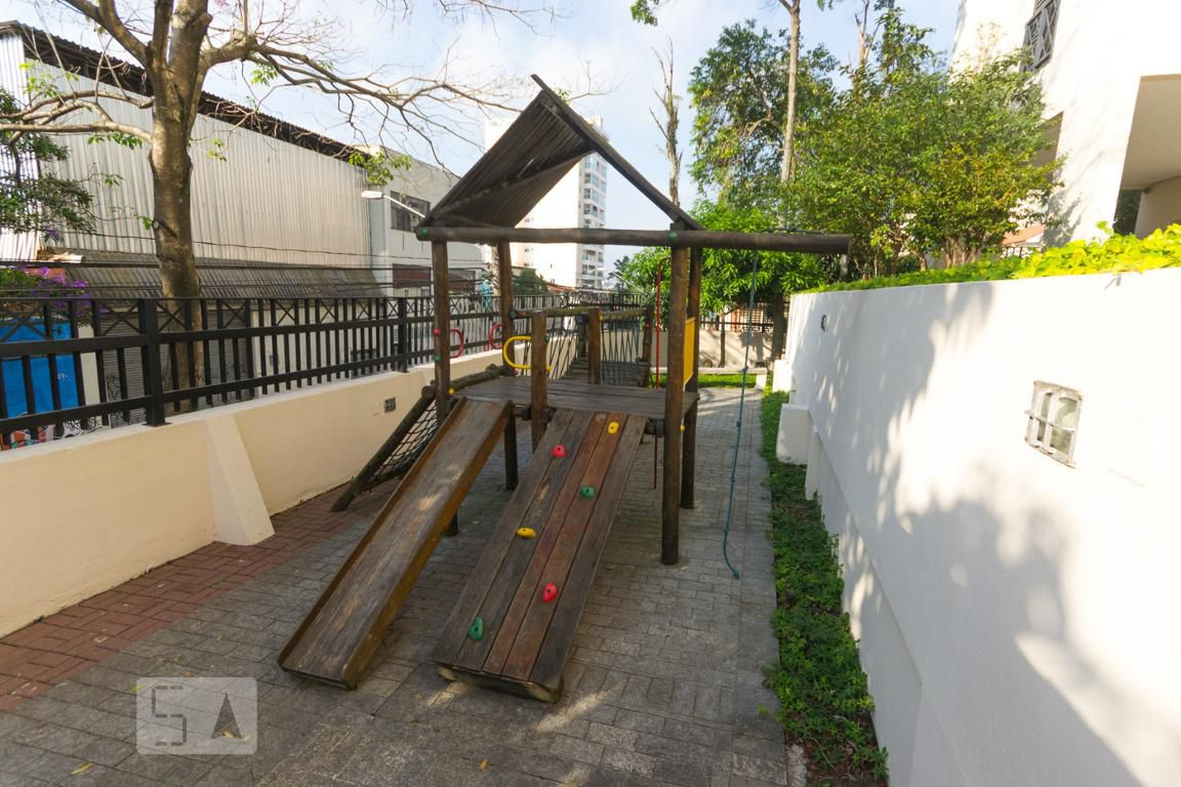 Playground - Flamingo park