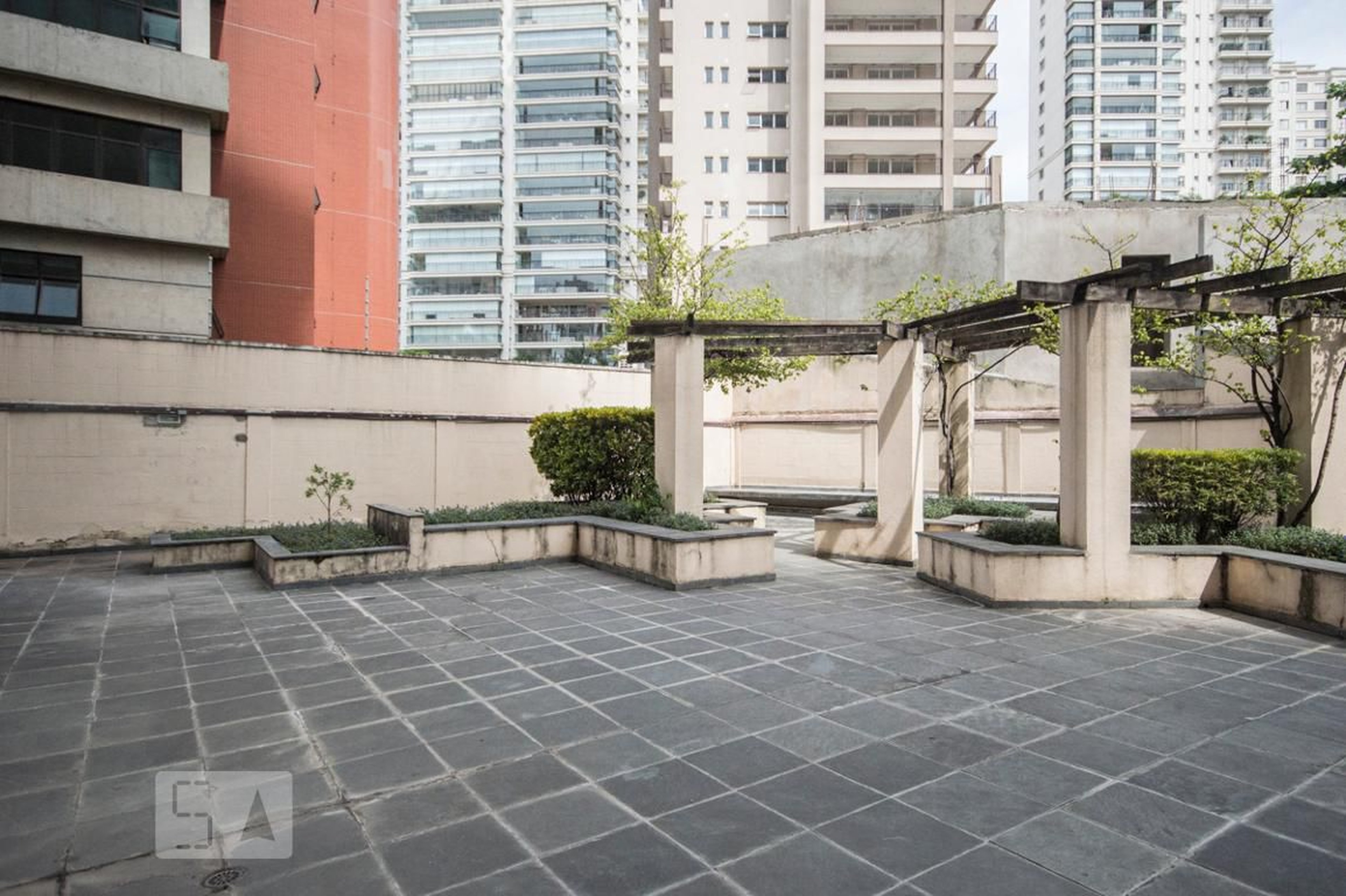 Área Externa - Cecília Misiara