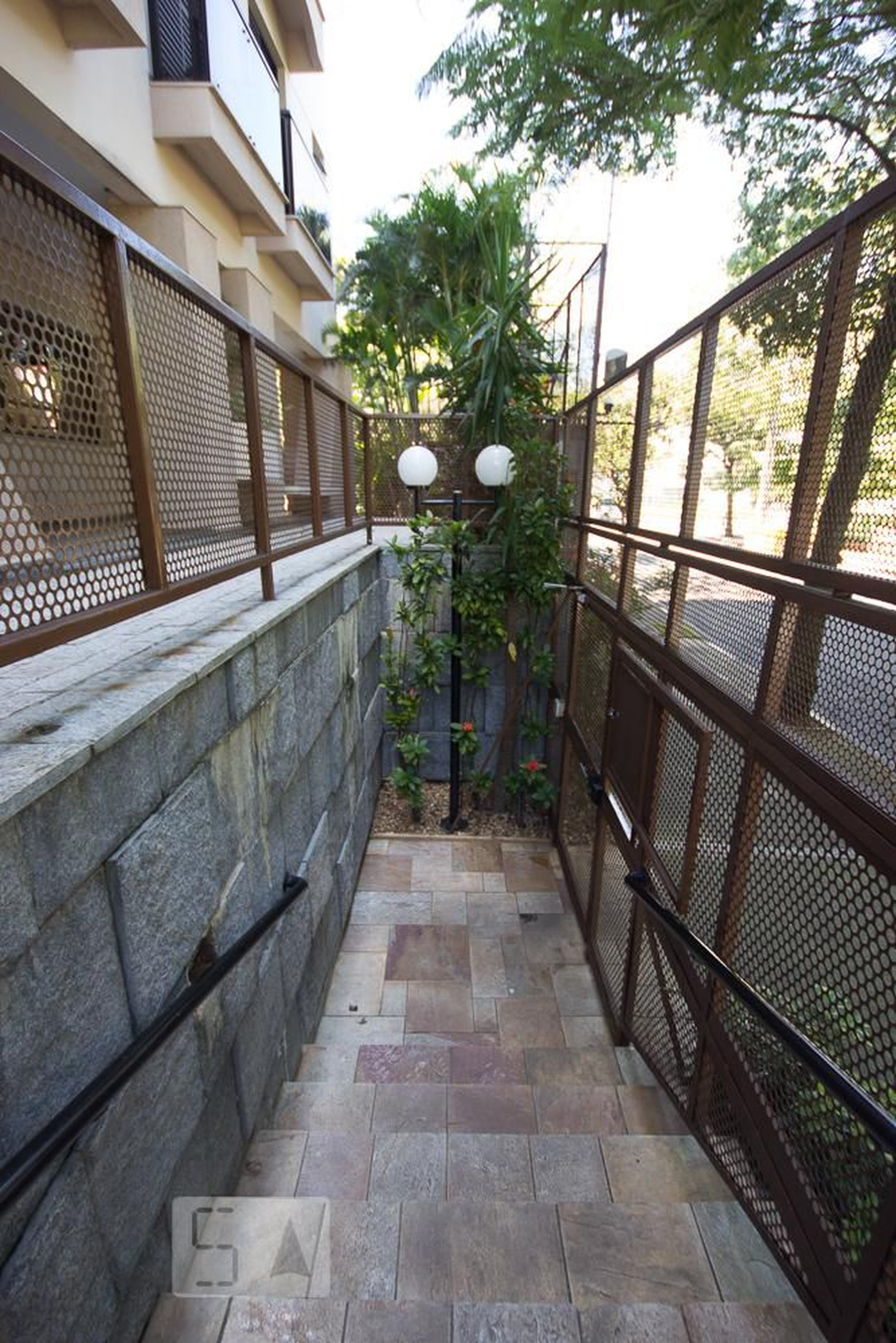 Entrada do prédio - Vila Rimini