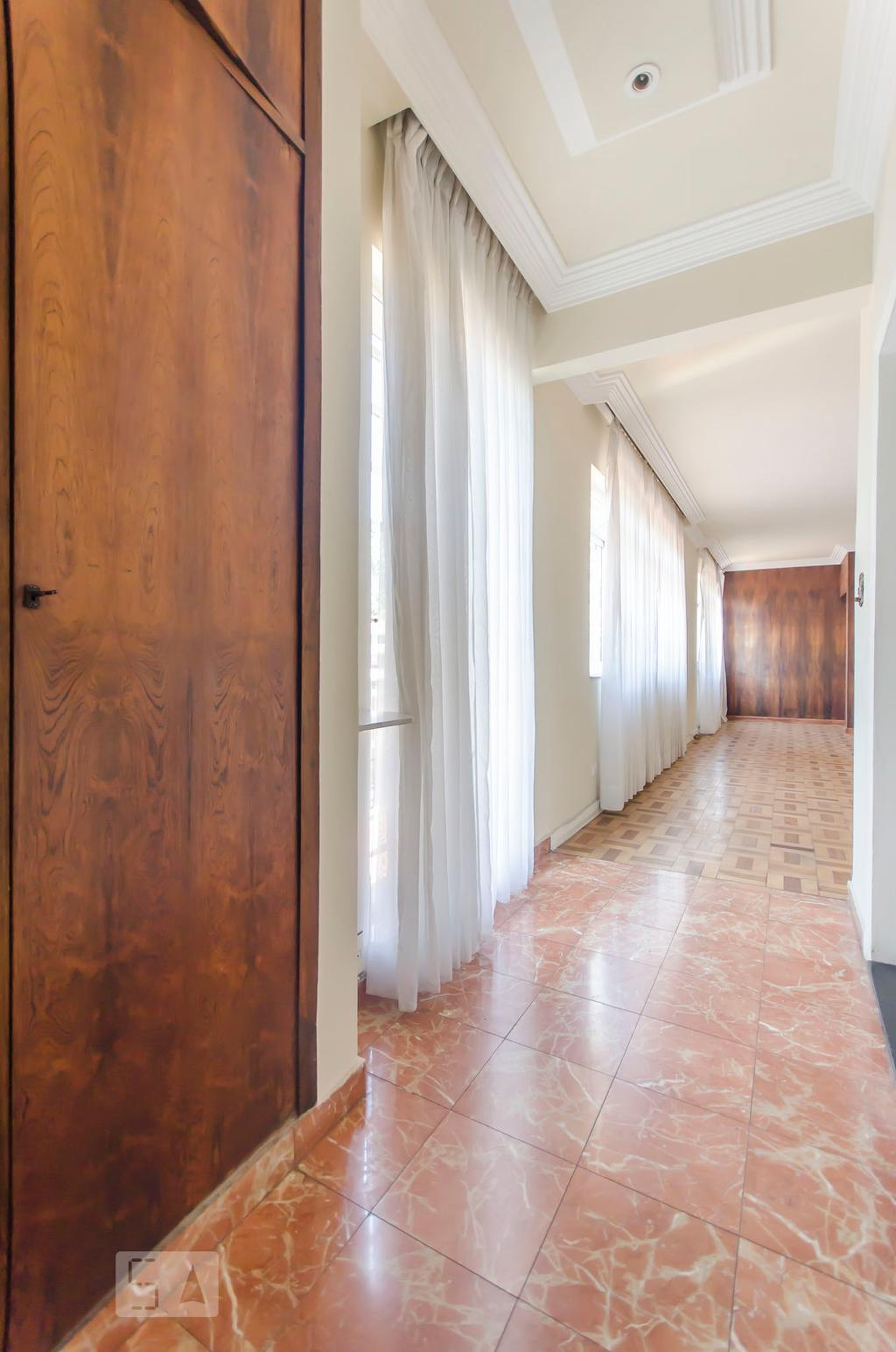 Entrada social - Edifício Perola Negra