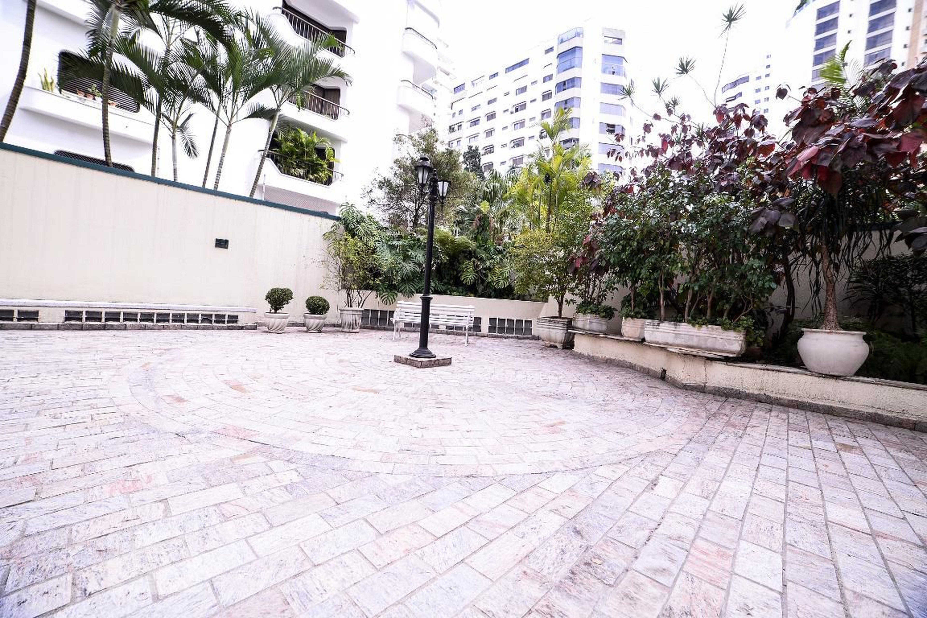 Área Externa - Edifício Michelangelo