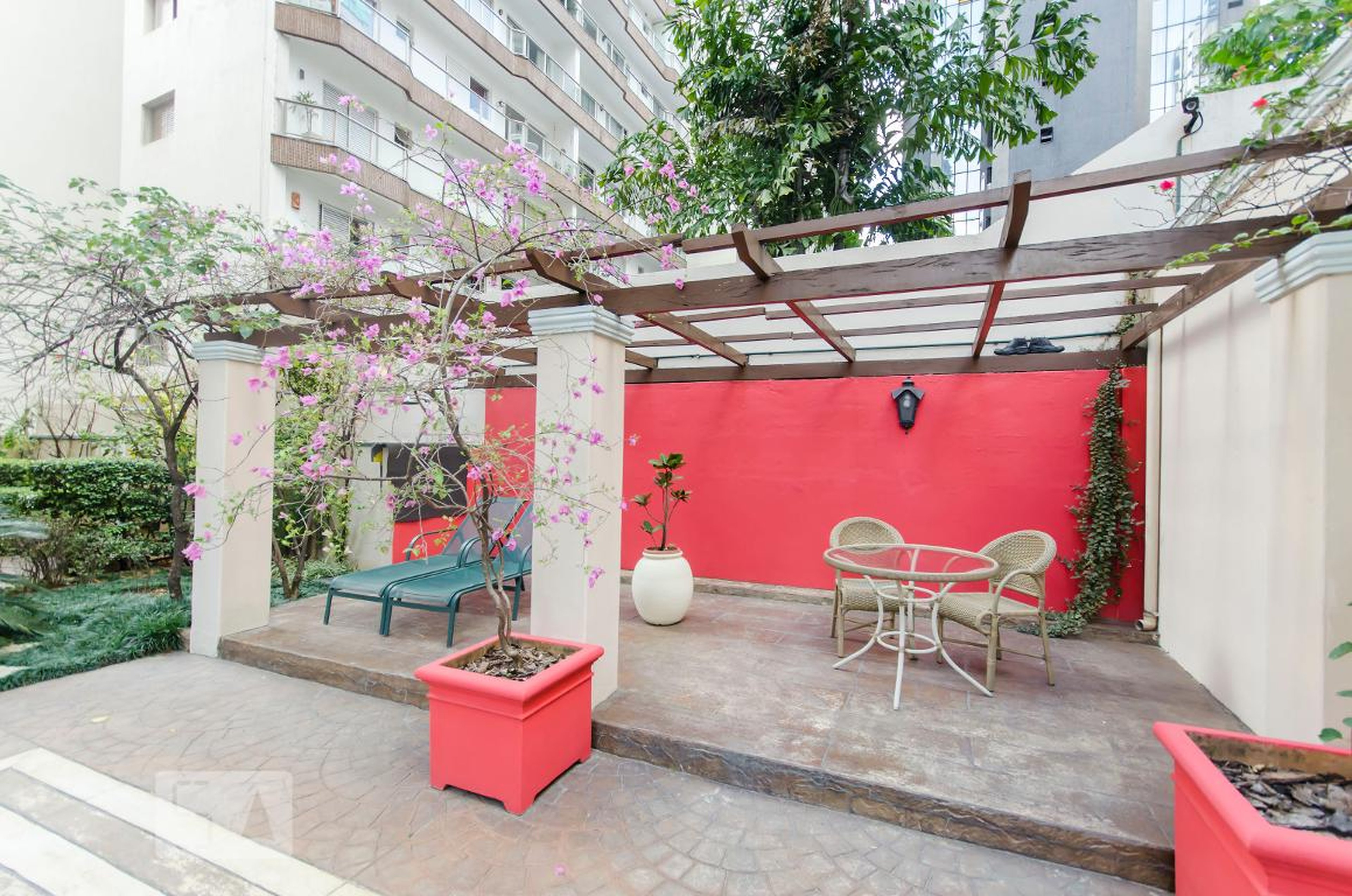 Area externa - Edifício Toulon