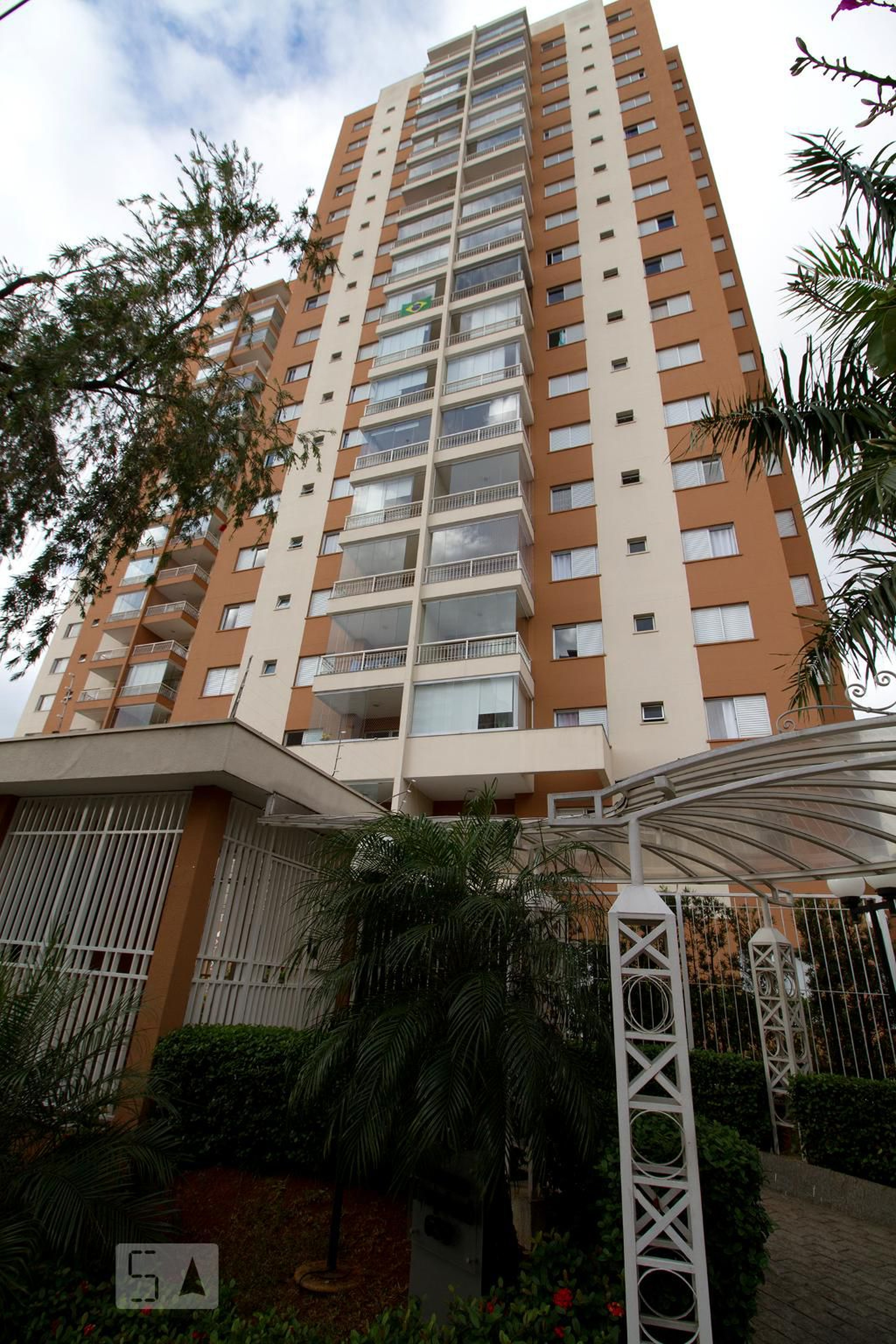 Fachada Condomínio em Rua Visconde de Pirajá, 649