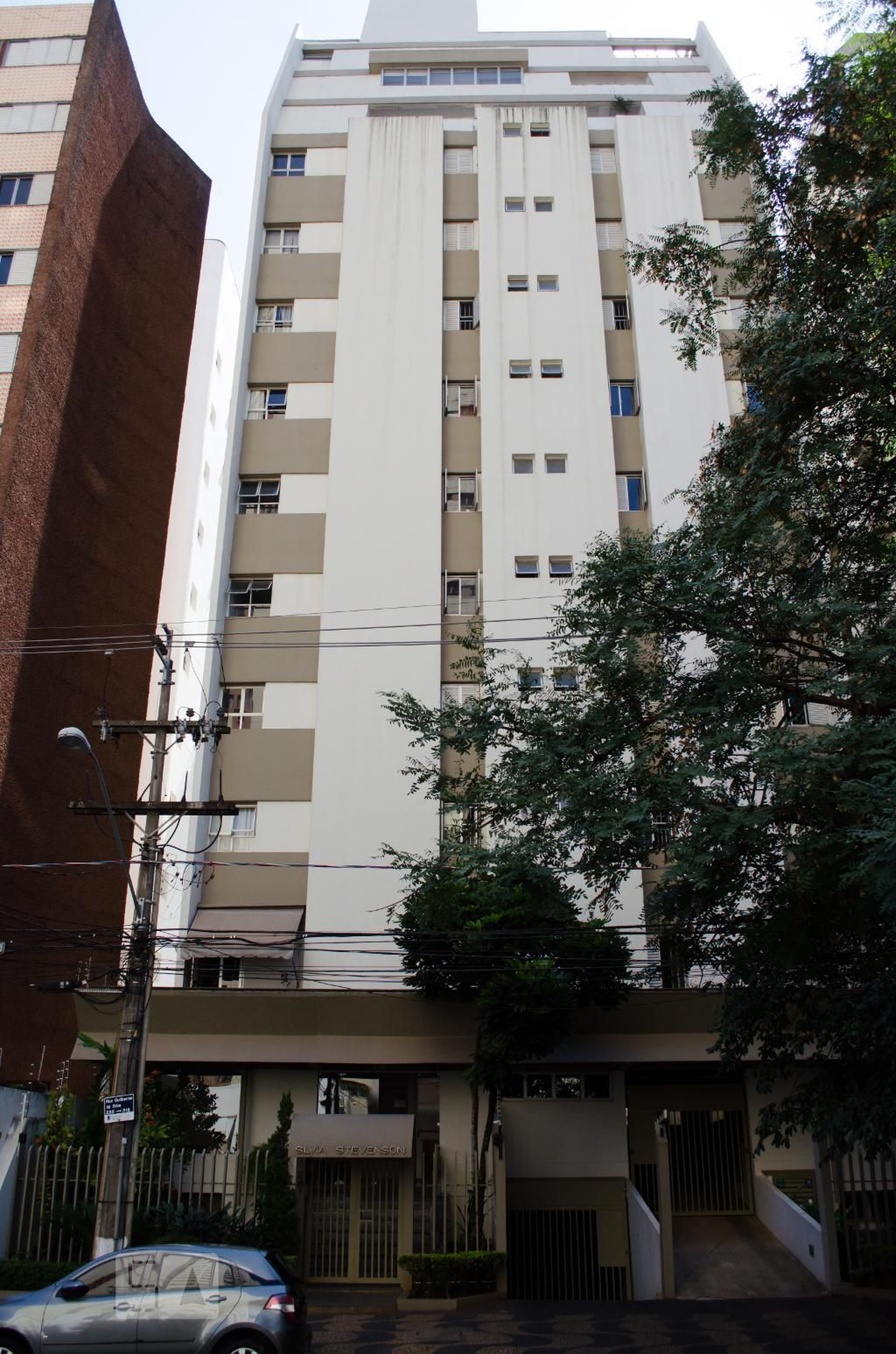 Fachada do Prédio Condomínio em Rua Doutor Guilherme da Silva, 281