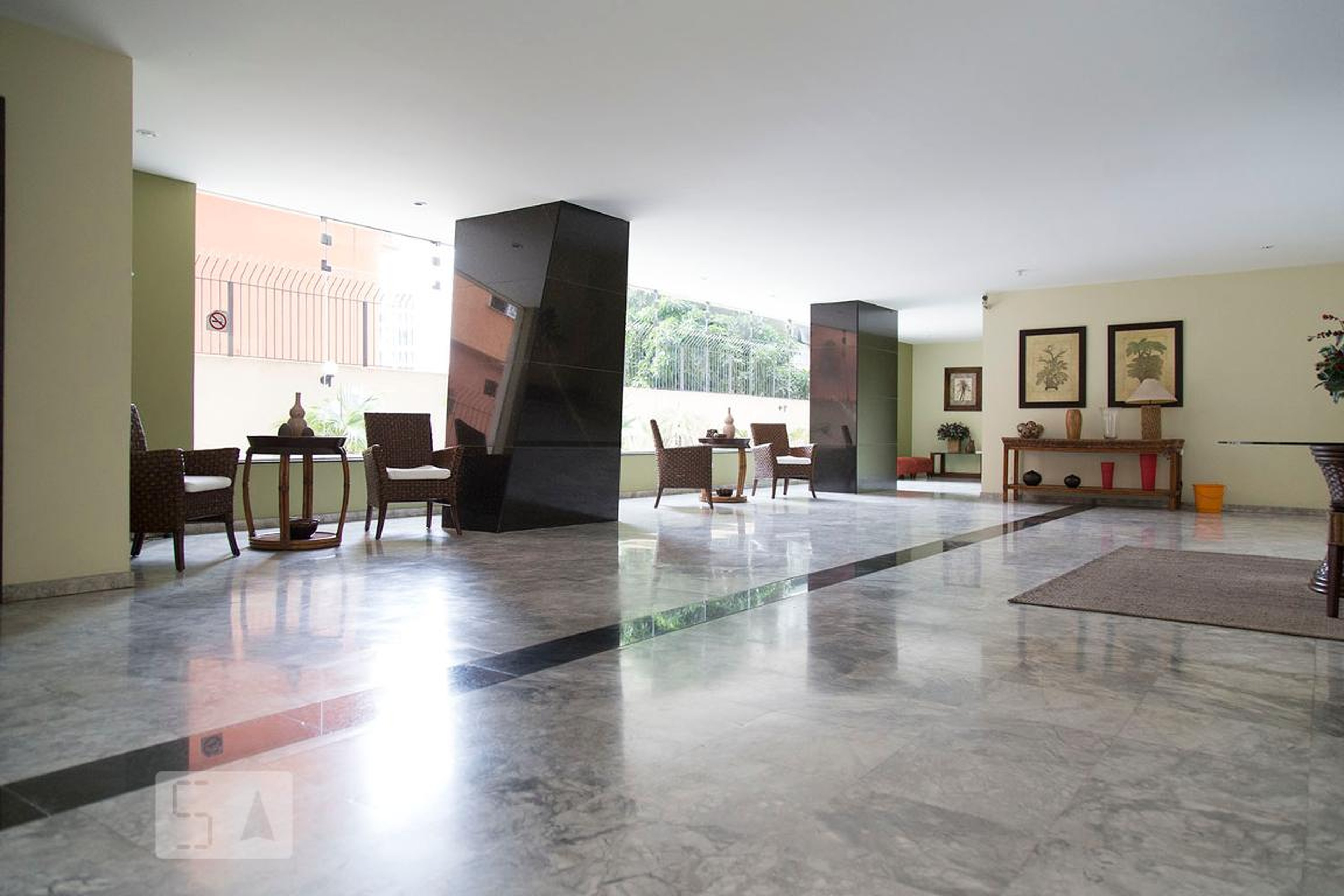 Hall - Poliana