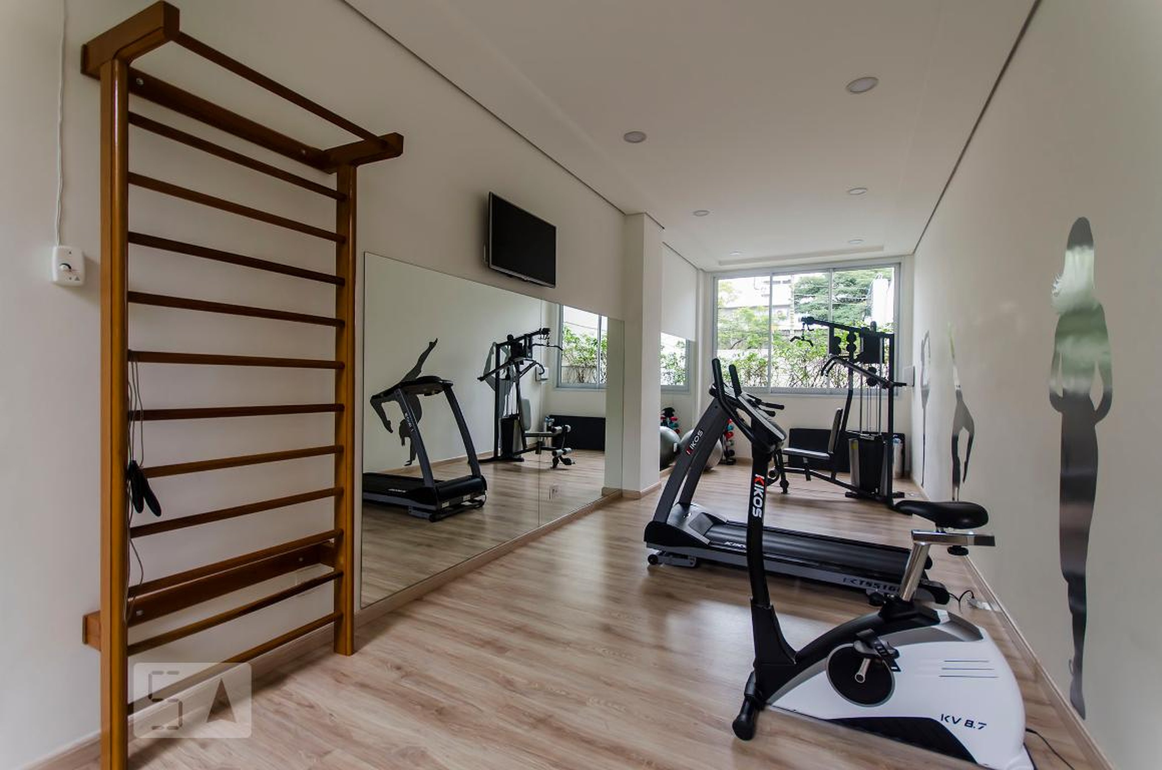 ACademia - Joy Vila Romana