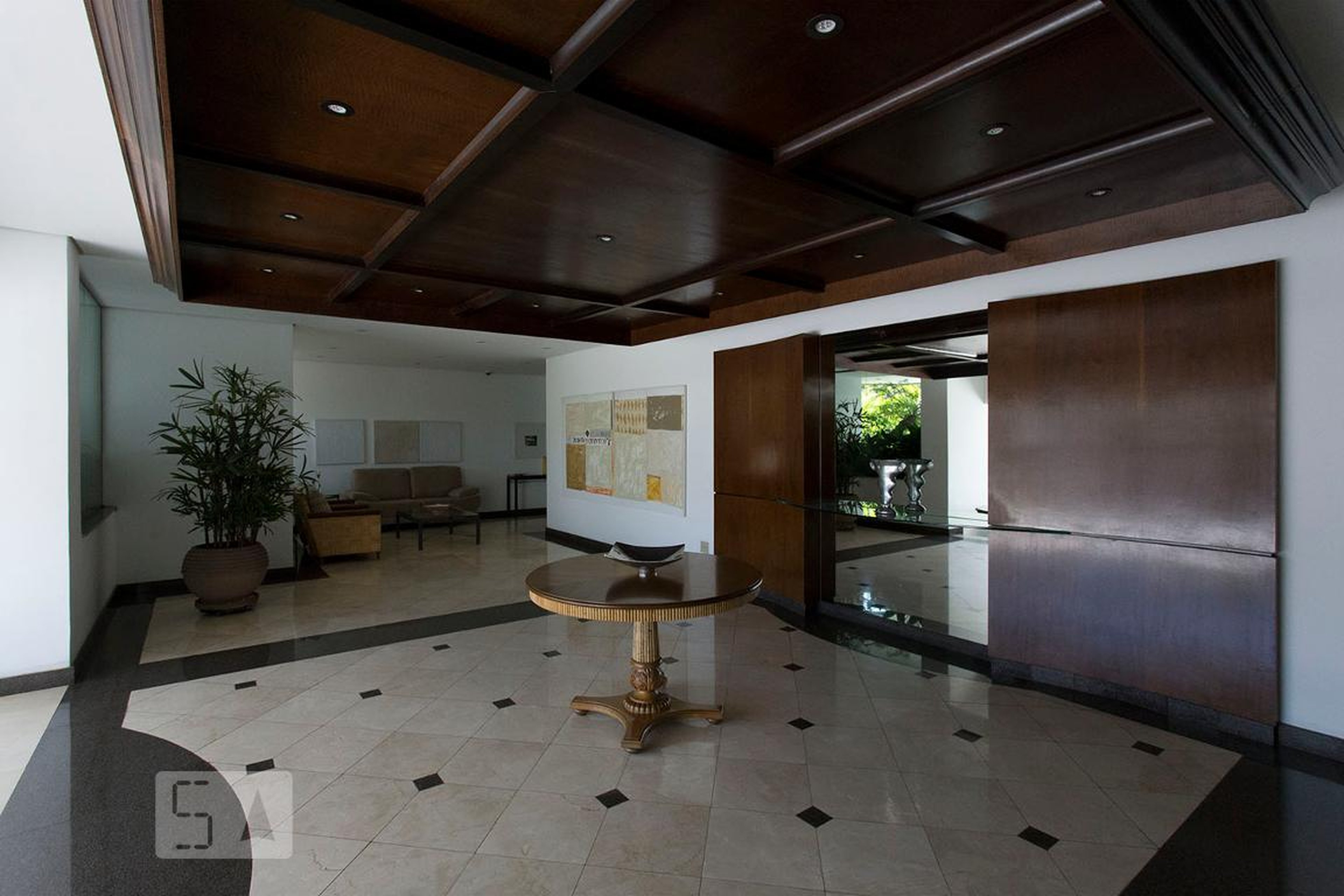 Hall de entrada Condomínio em Praça Comendador Manuel de Melo Pimenta, 257