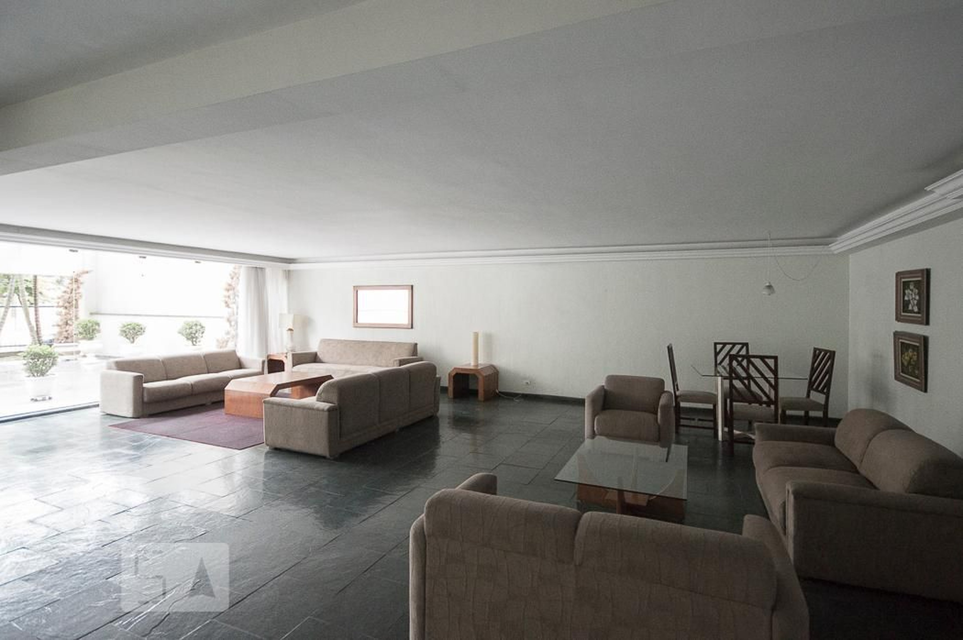 Hall de Entrada - Solar dos Sabiás