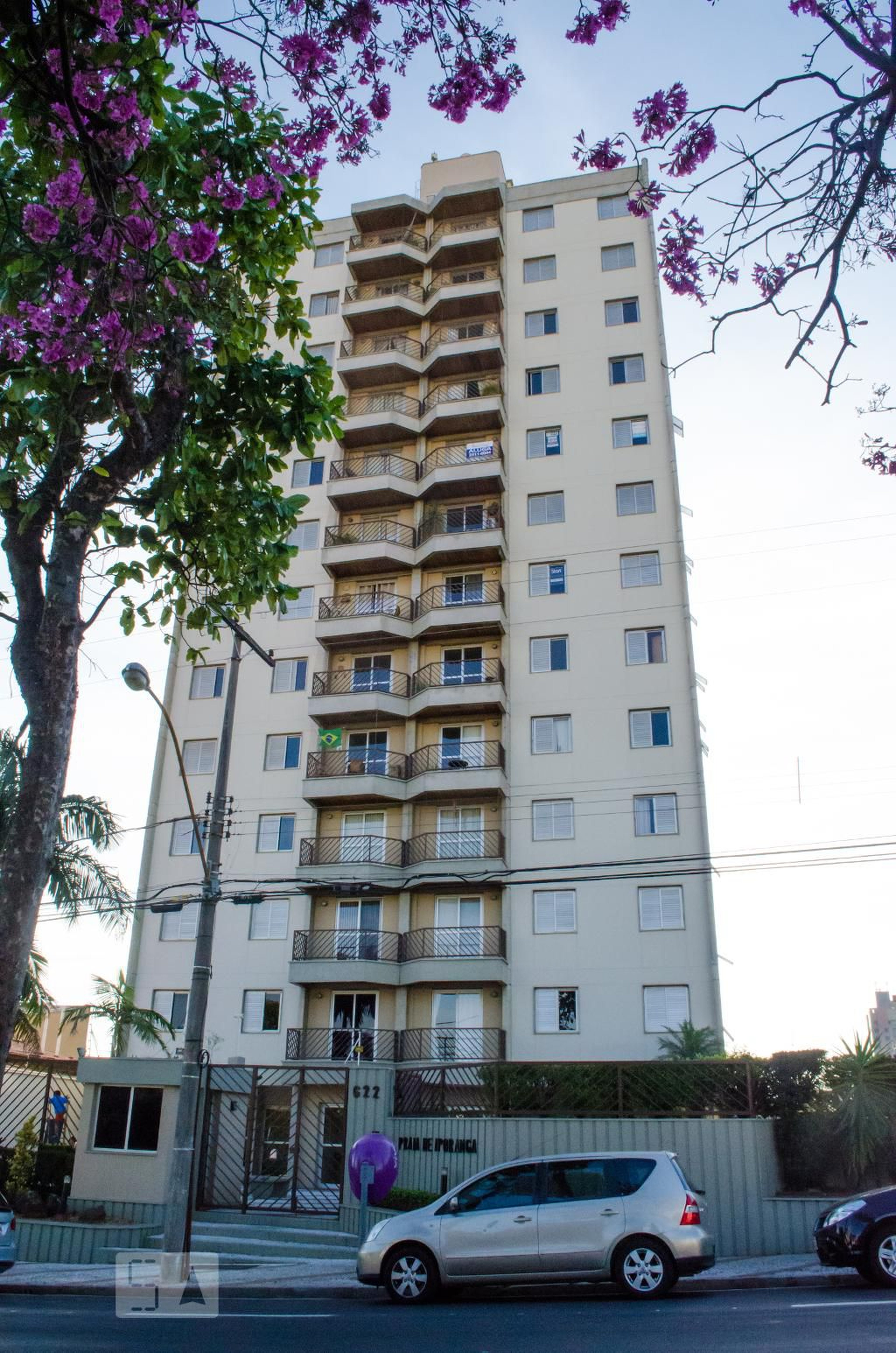 Fachada do prédio Condomínio em Avenida Doutor Carlos de Campos, 622