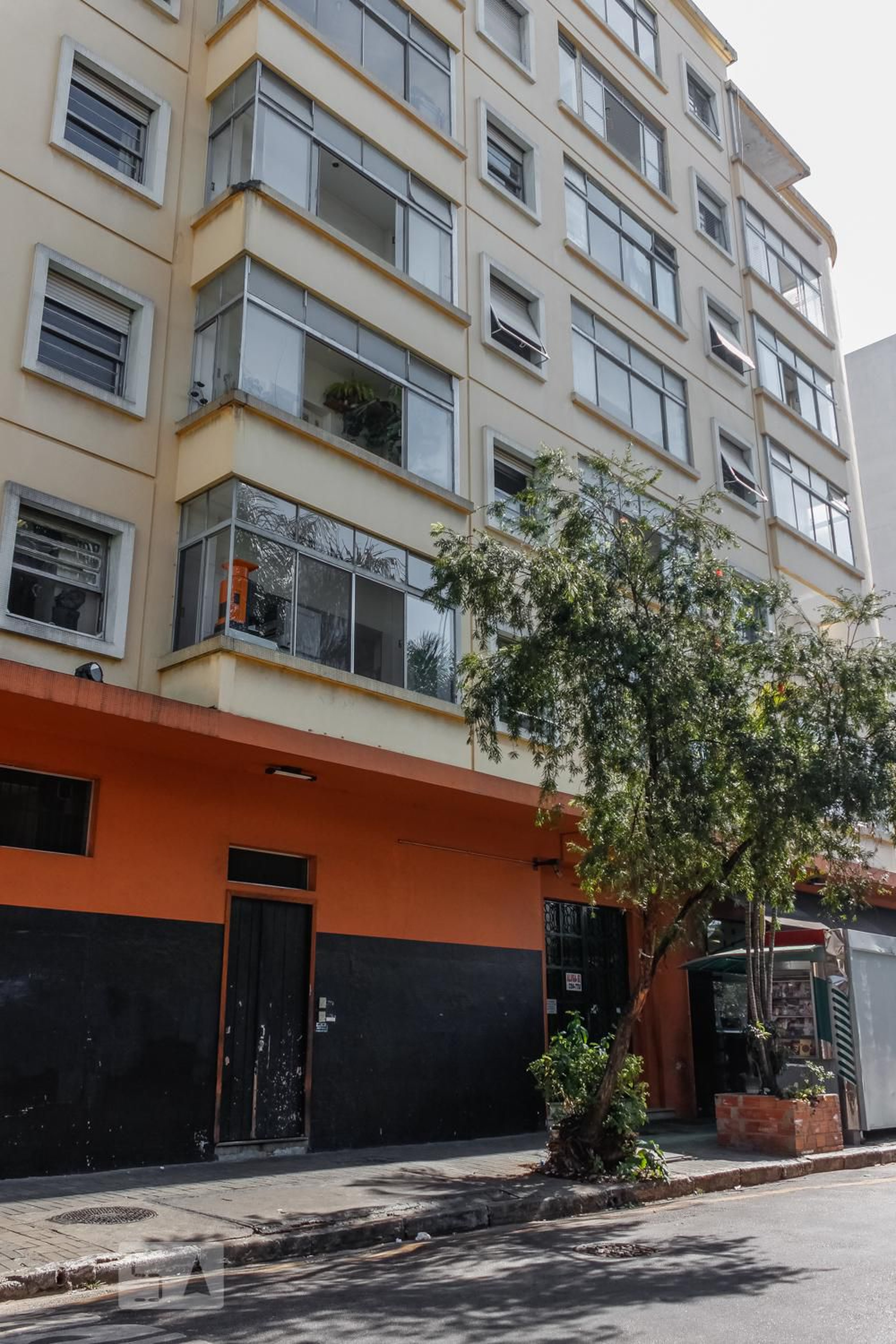 Fachada Condomínio em Rua Marquês de Paranaguá, 324