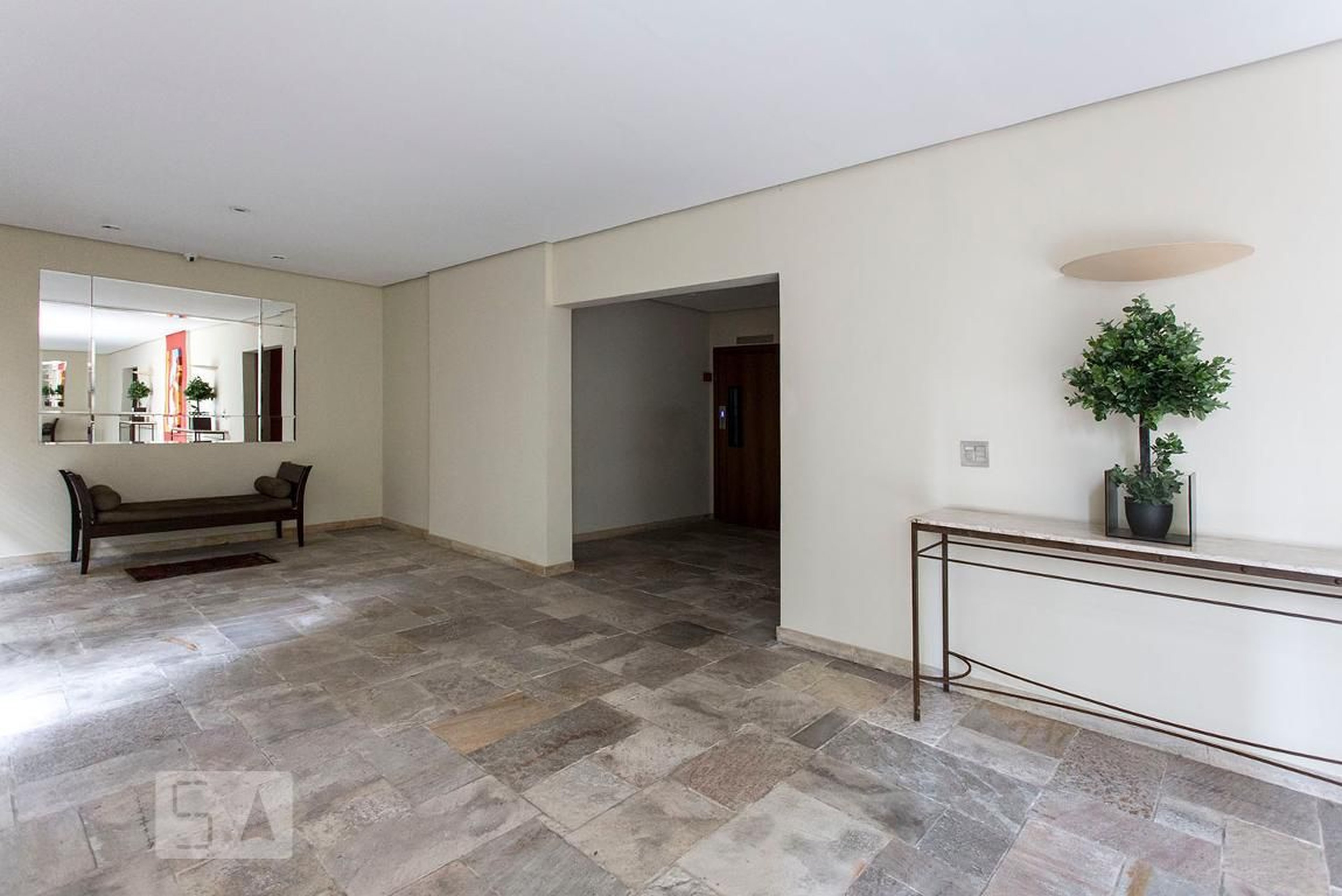 Hall de entrada - Edifício Boulevard Ille de La Cite