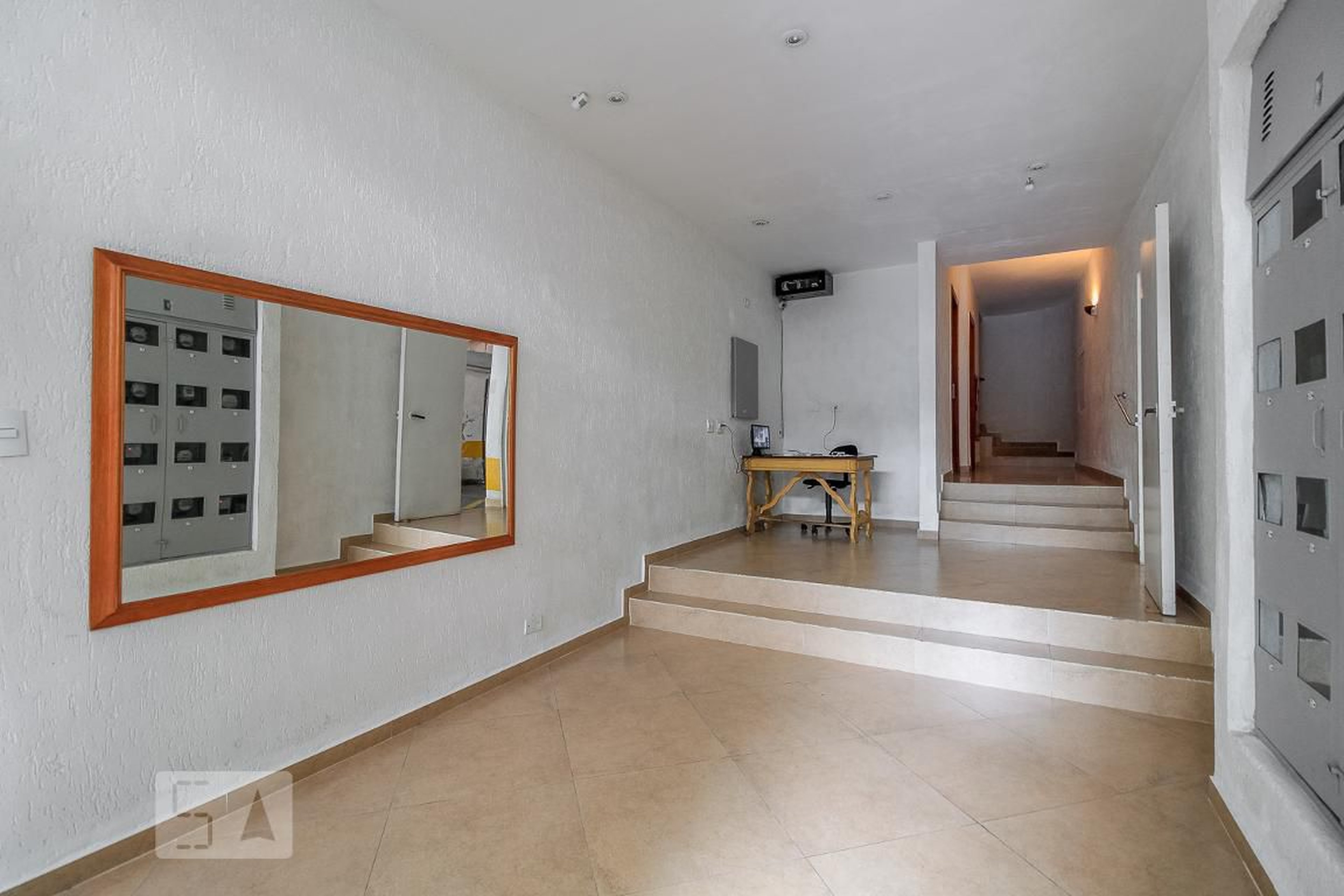 Hall - Ruth Gaspar Antunes