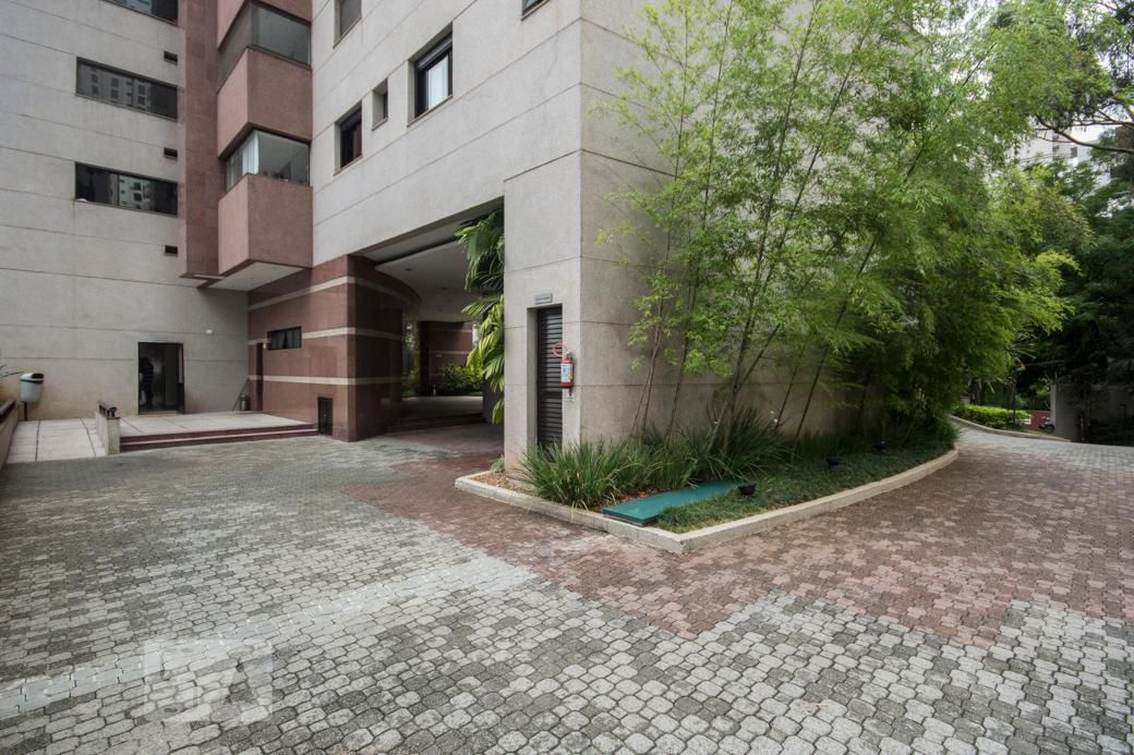 Entrada - Edifício Porte de Montmartre