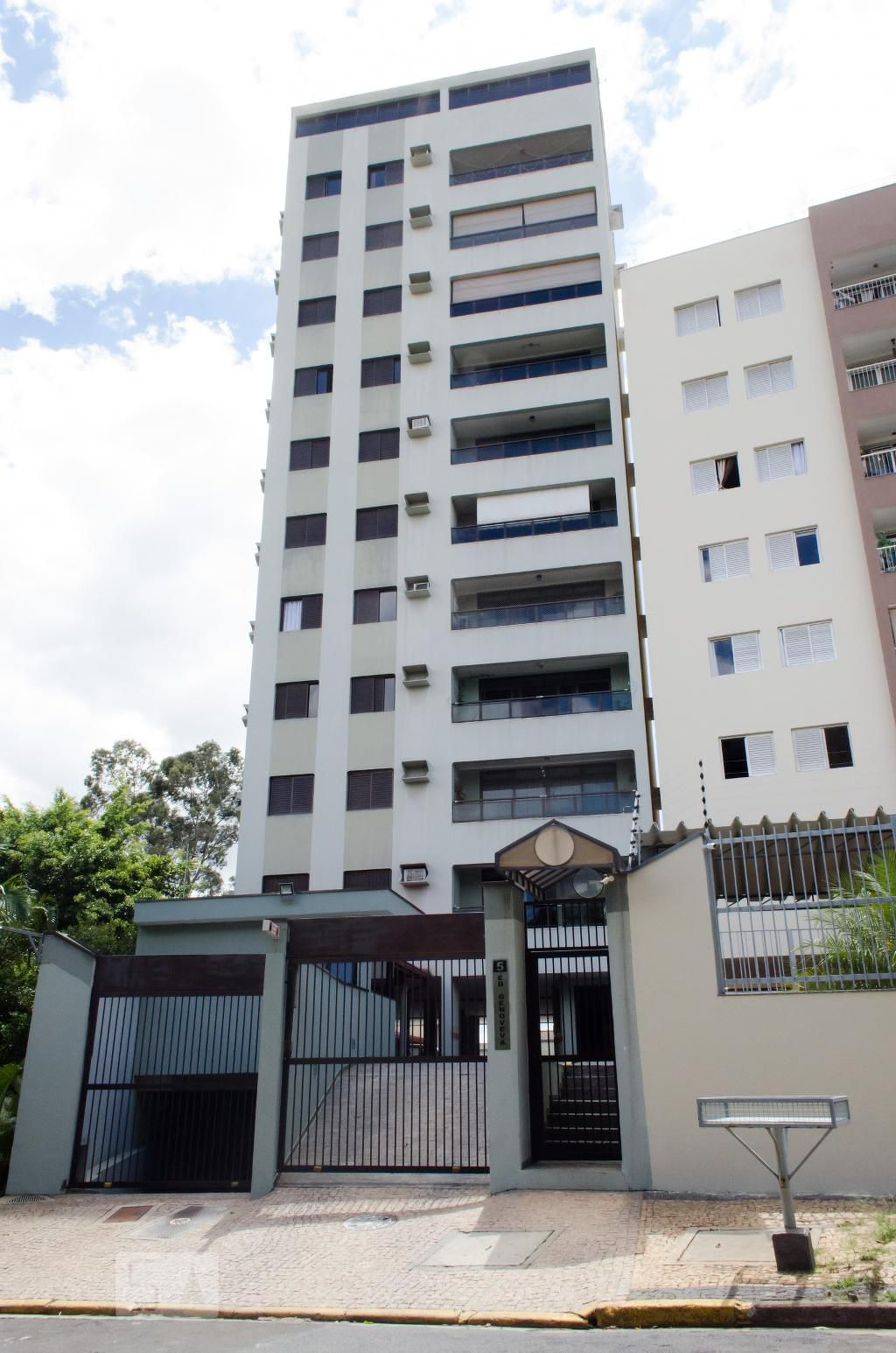 Fachada do prédio Condomínio Genoveva