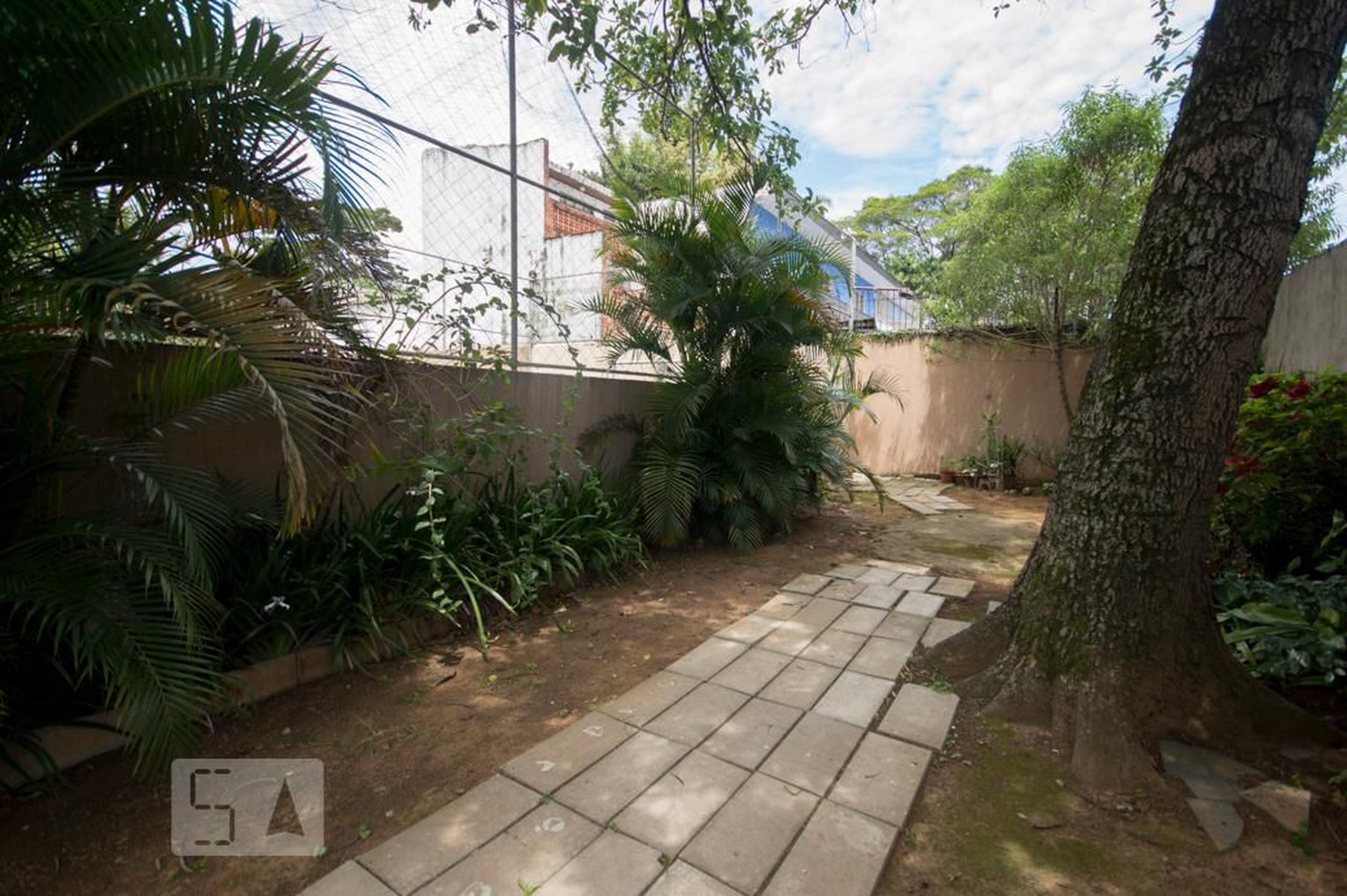 Área Externa - Antonio Carlos