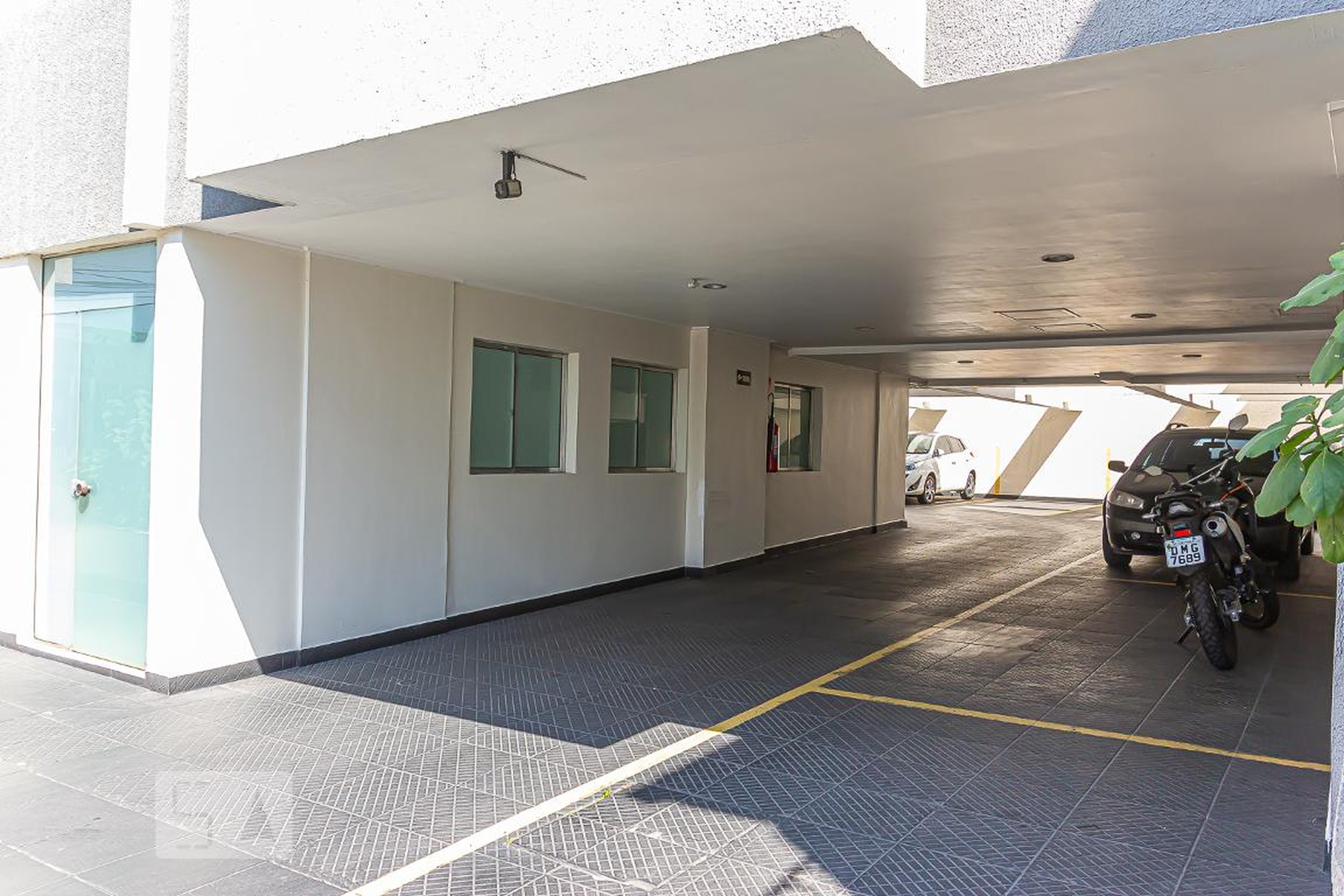 Estacionamento - Edifício Carla