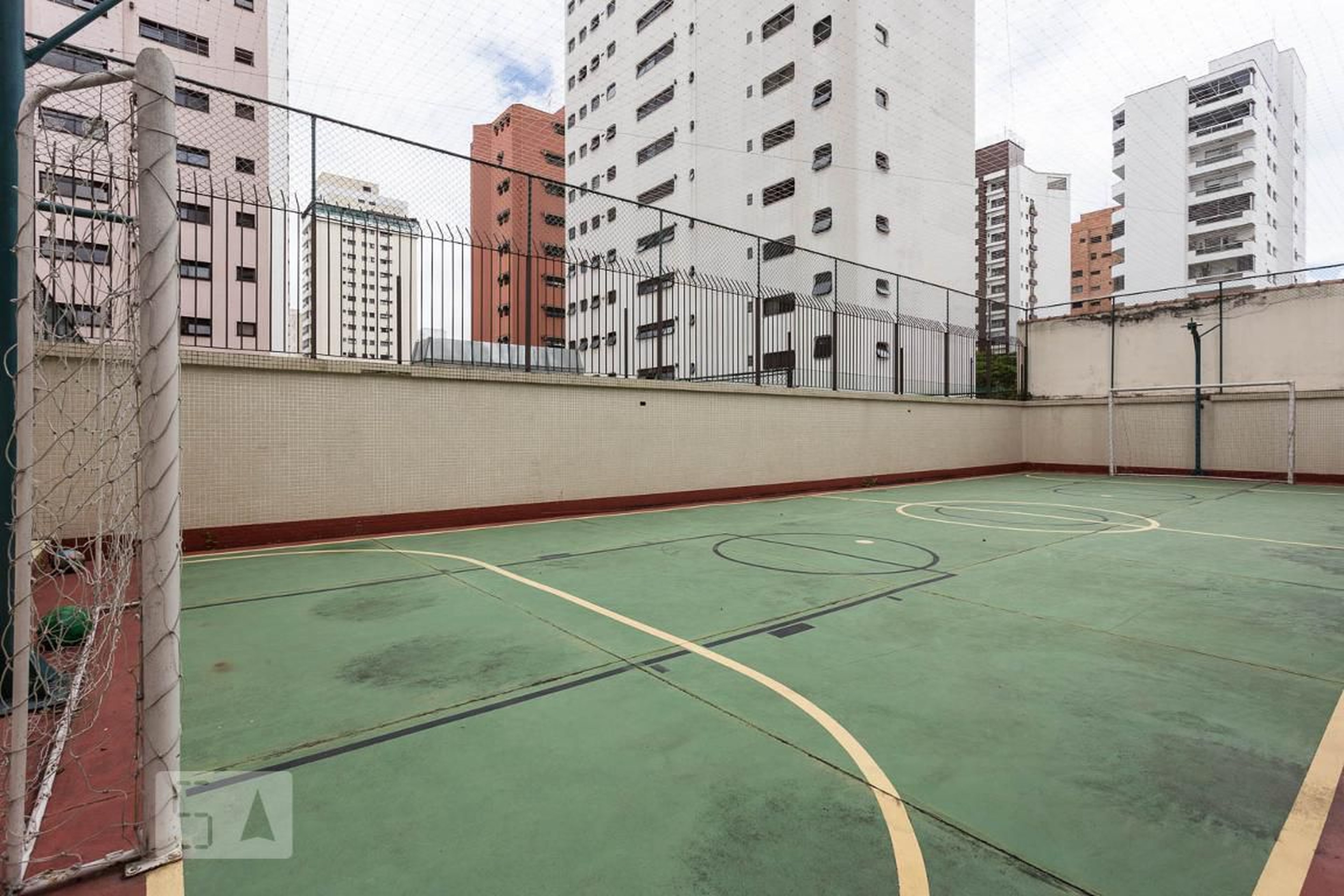 Quadra esportiva - Maison Cot Dsoleil