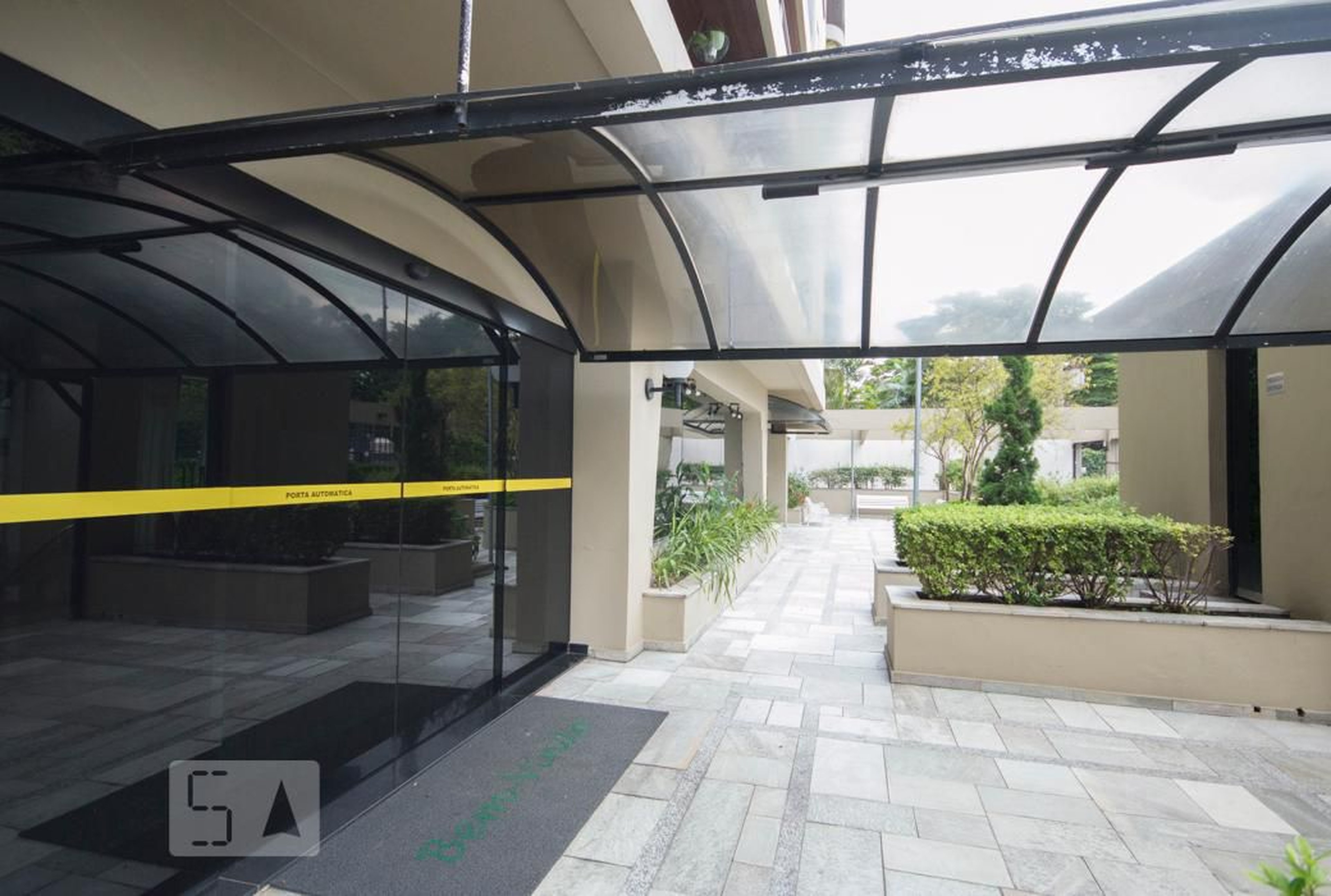 Entrada - Edifício La Residence