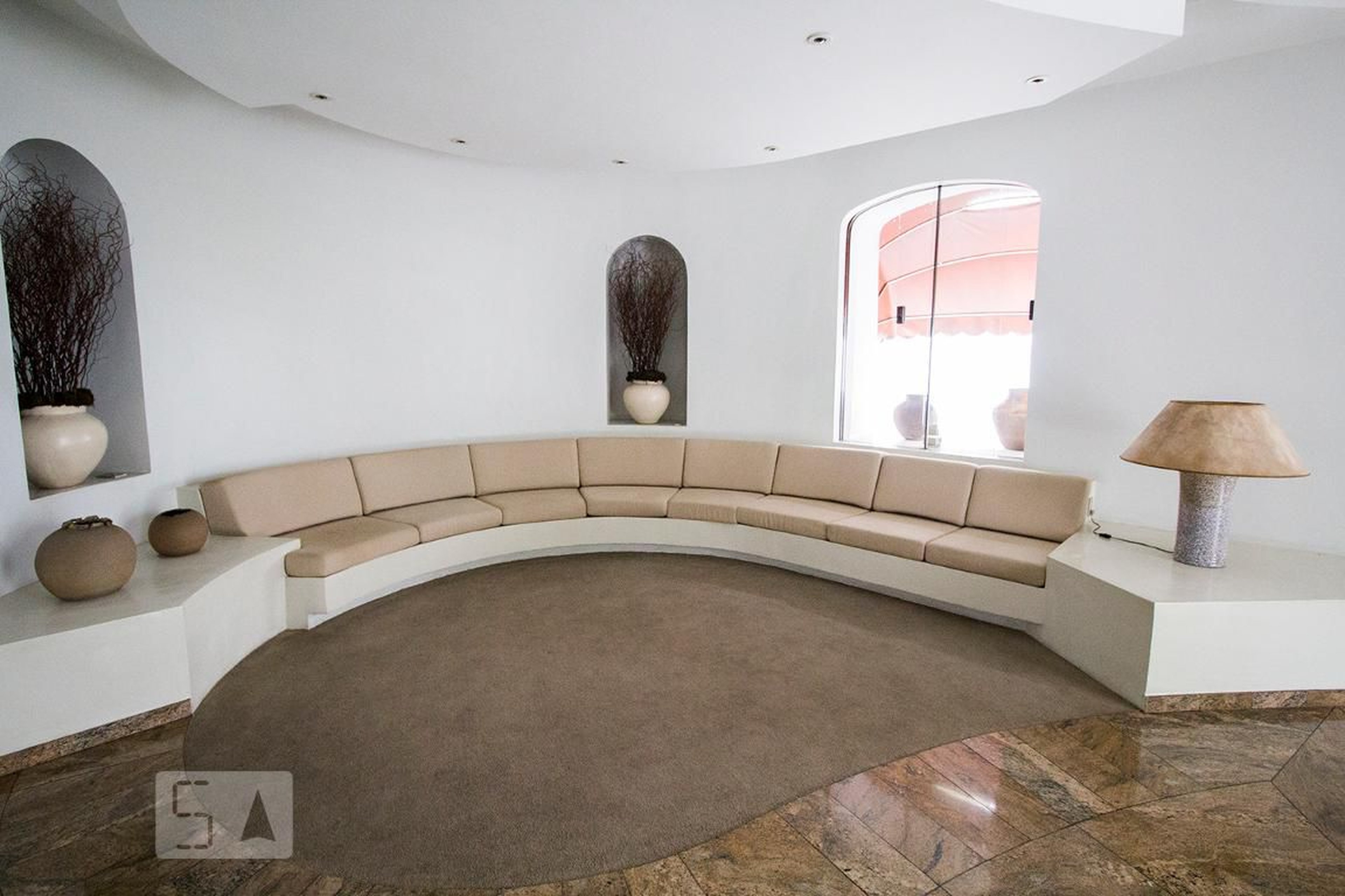 Hall - Adélia Nigri