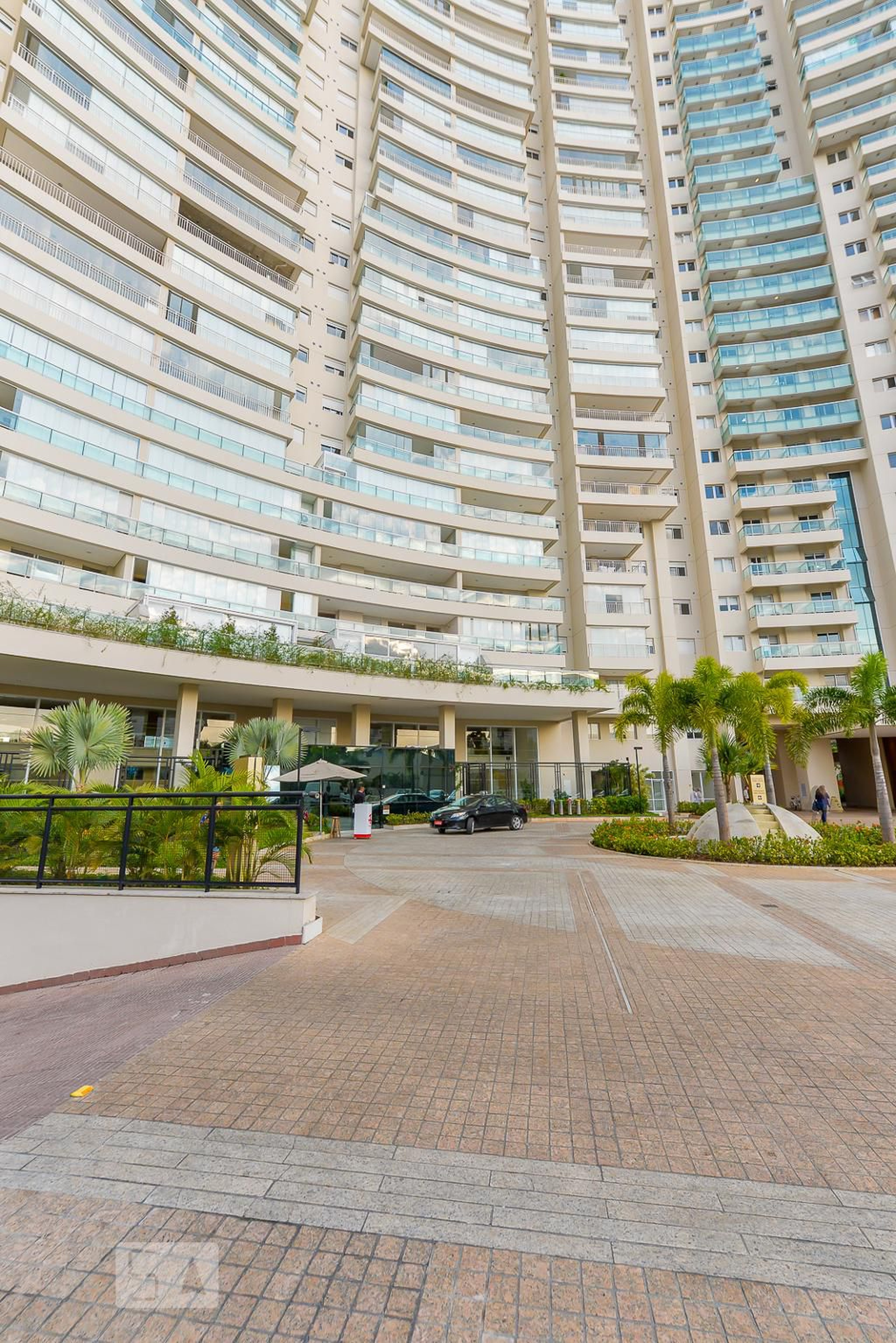 Fachada do prédio Condomínio Thera Residence Faria Lima Pinheiros