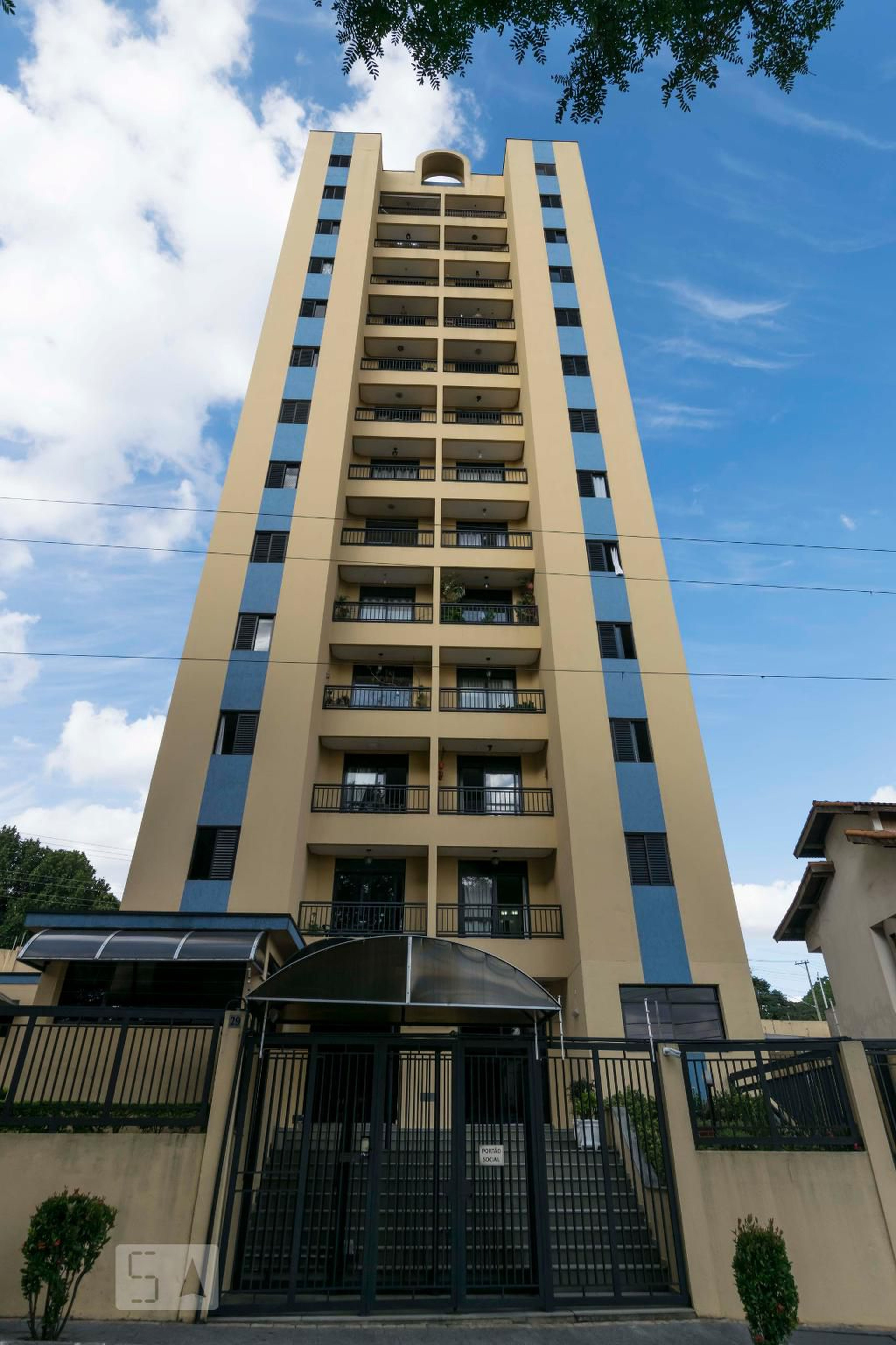 Fachada Condomínio em Rua Evangelina Messías de Oliveira, 29