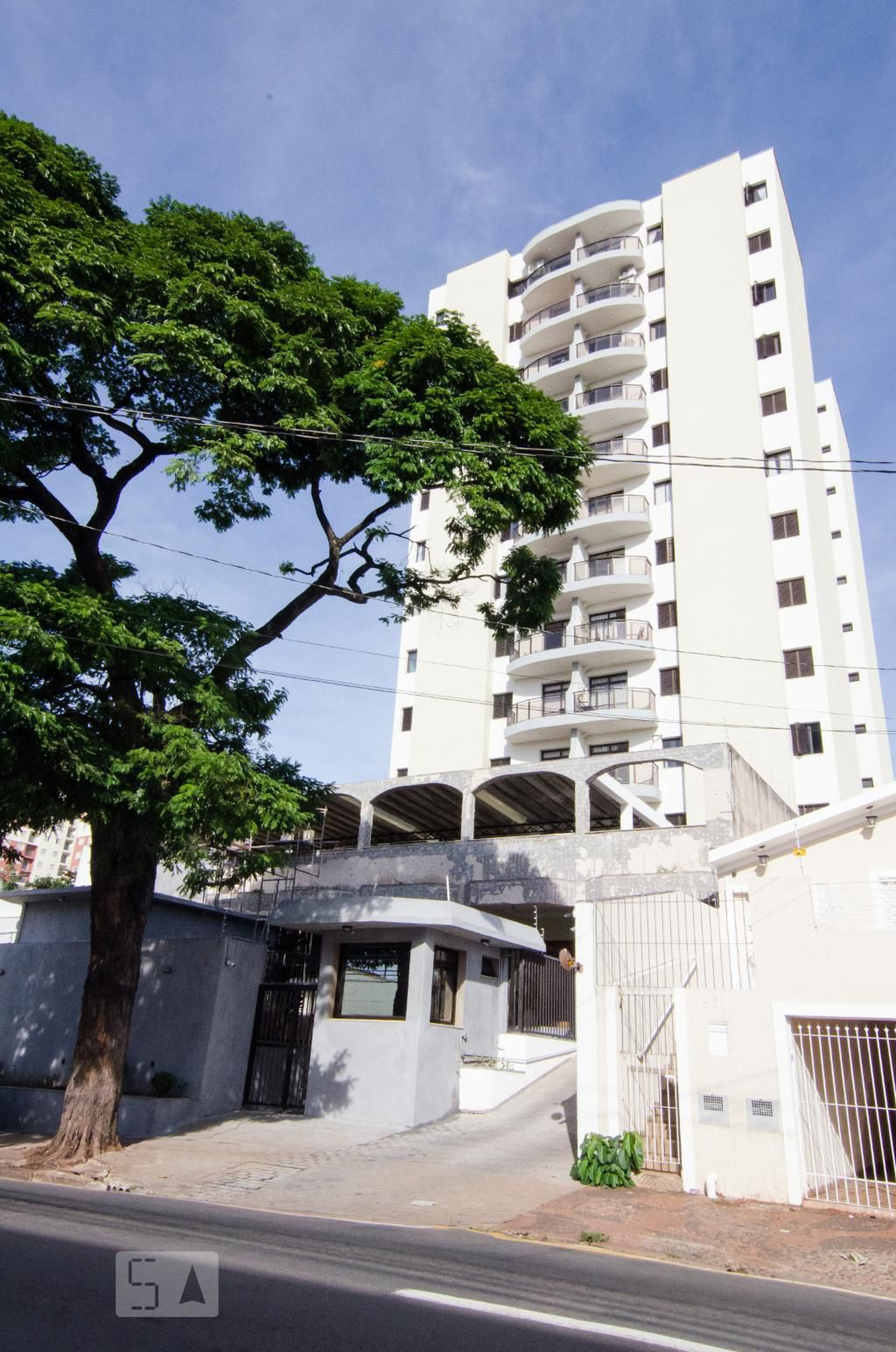 Fachada do prédio Condomínio em Rua Doutor Buarque de Macedo, 935