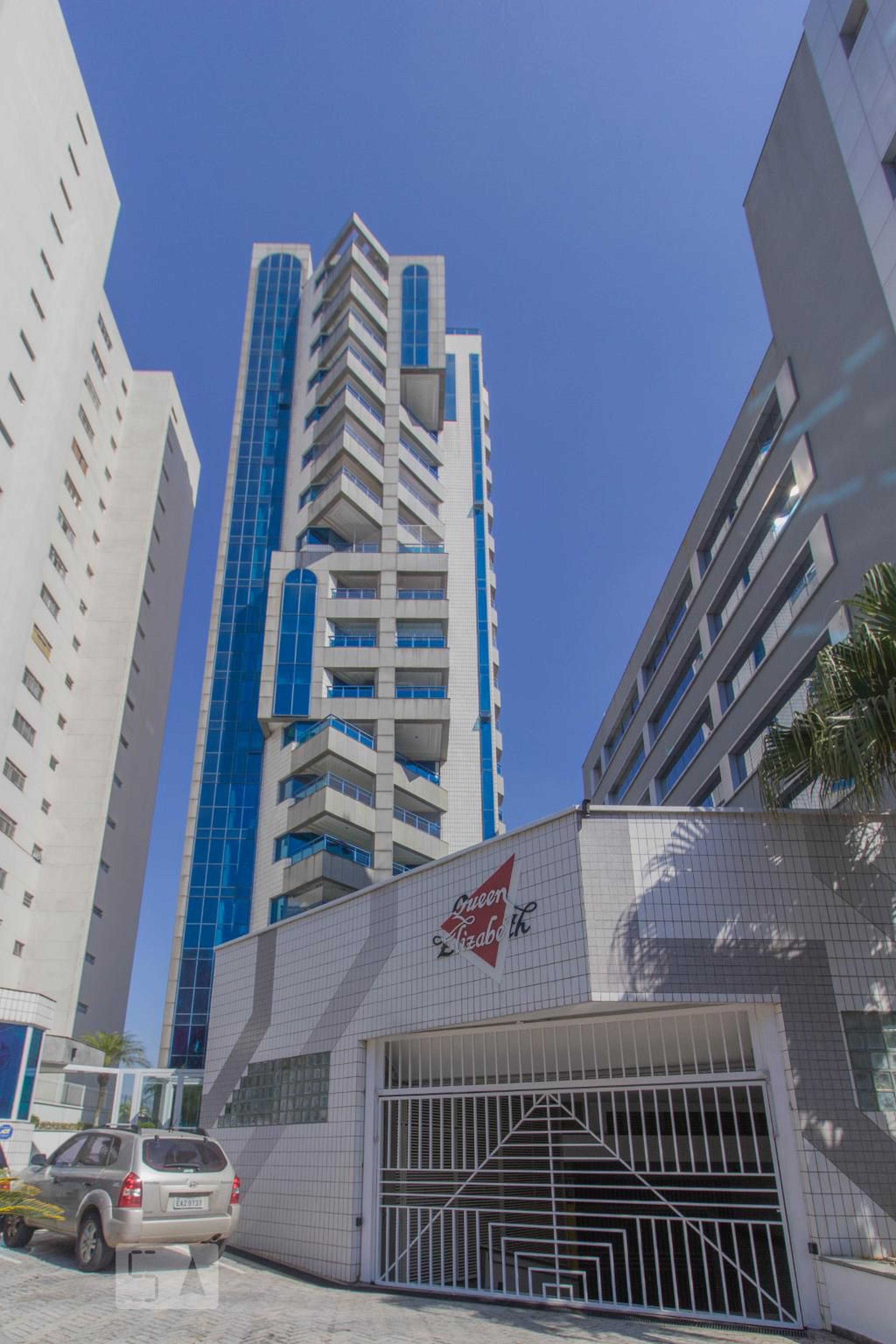Fachada Condomínio Queen Elizabeth