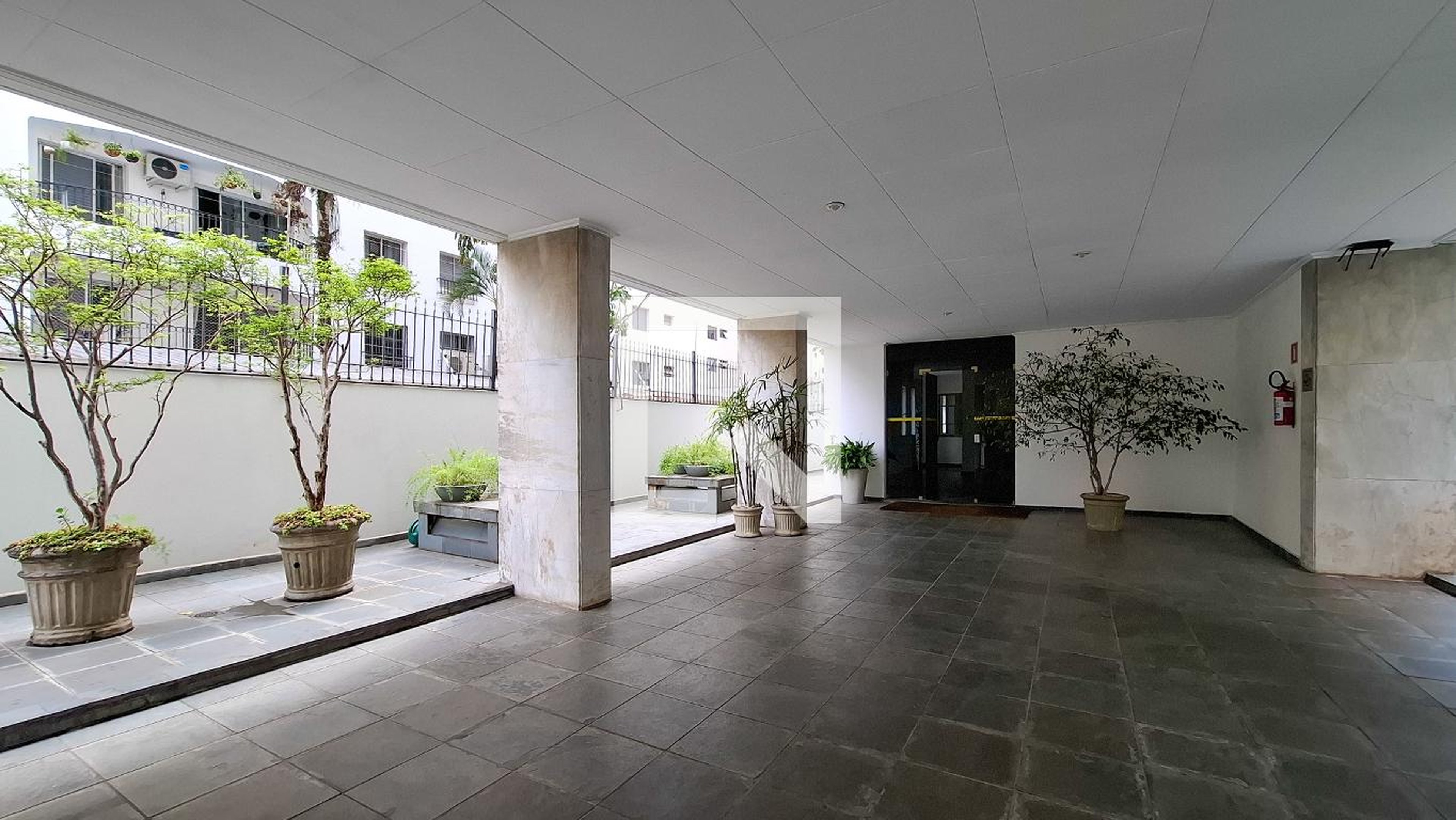 Entrada do Prédio - Edifício Turmalina