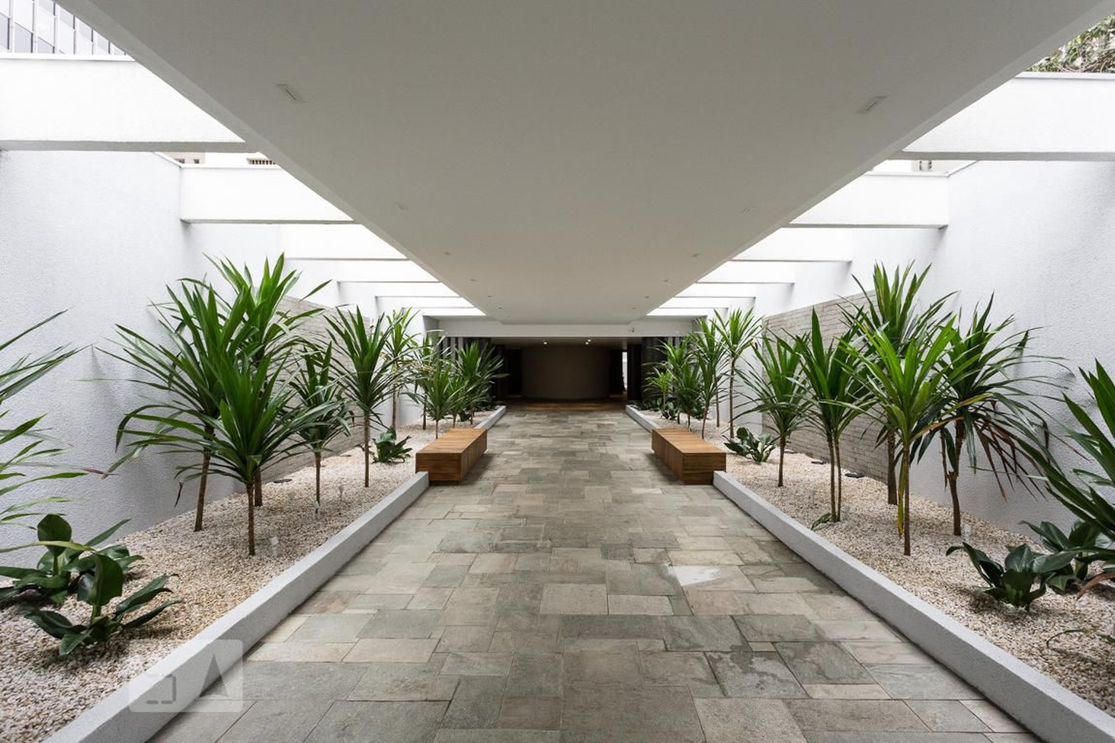 Entrada social - Edifício Morada dos Cedros