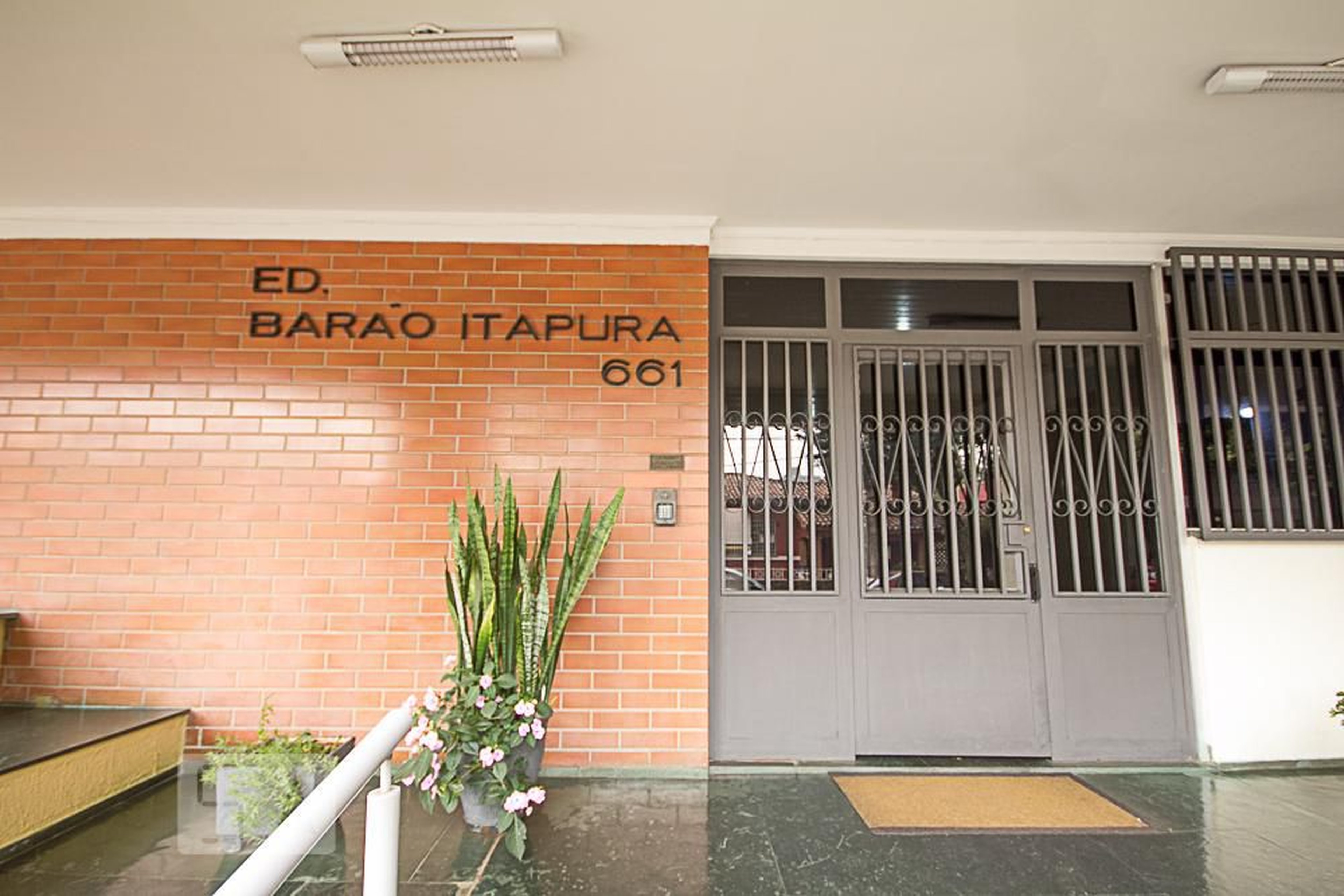 Entrada do Prédio - Edifício Barão de Itapura