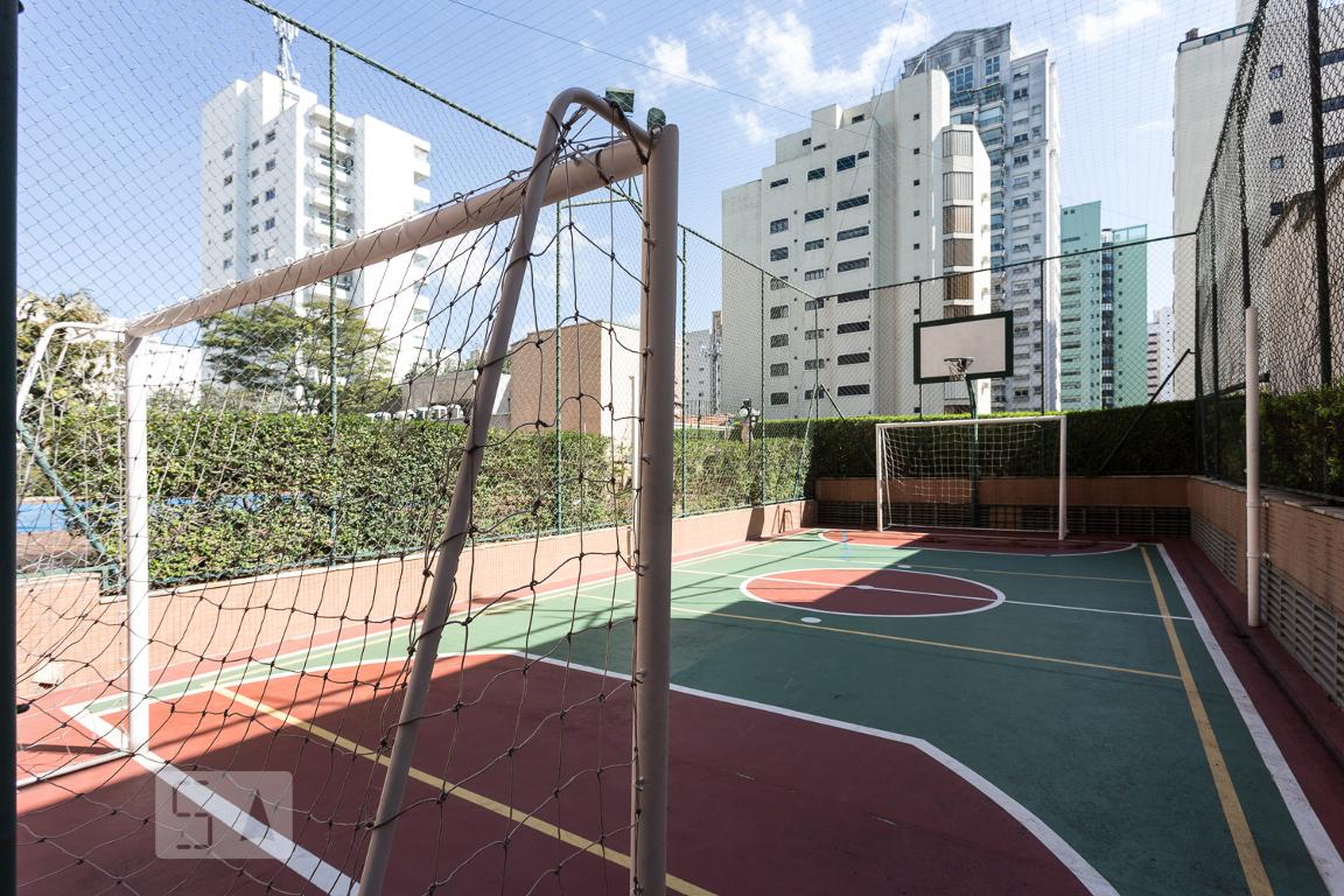 Quadra esportiva - Pallas Athenas