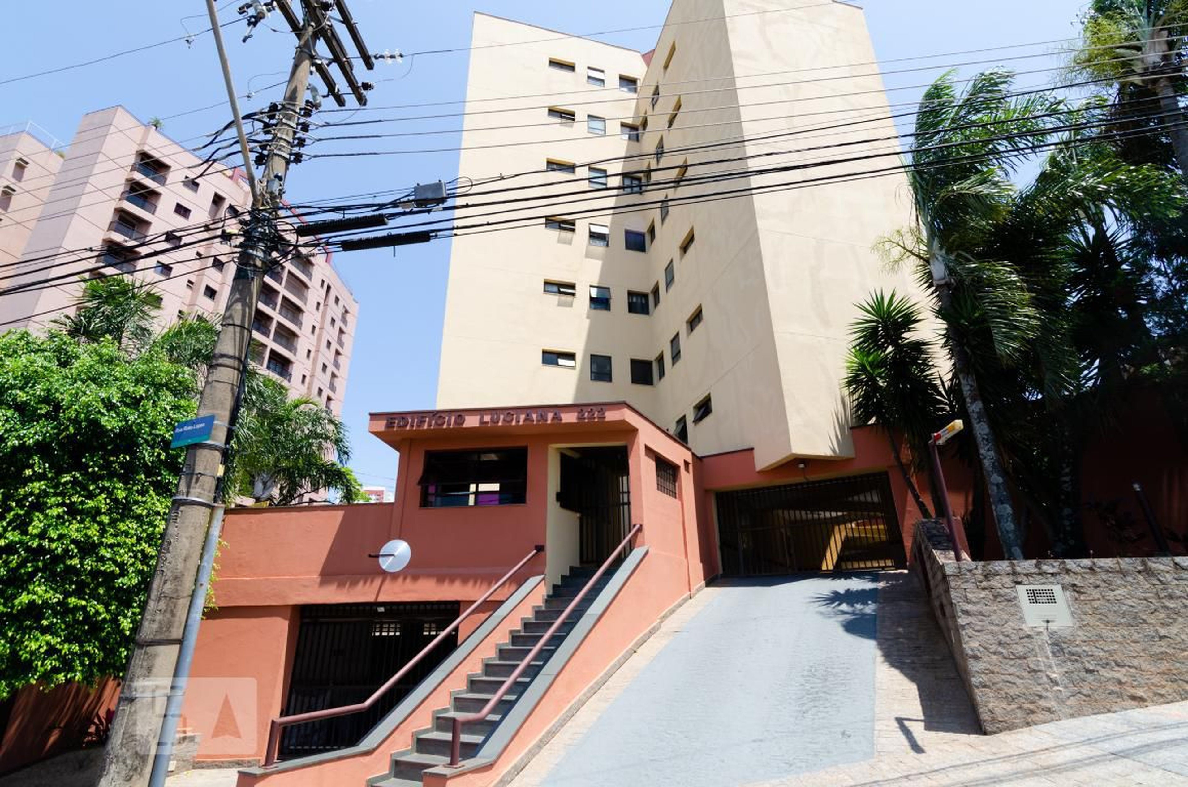 Fachada do prédio Condomínio em Rua Rosa Lopes, 222