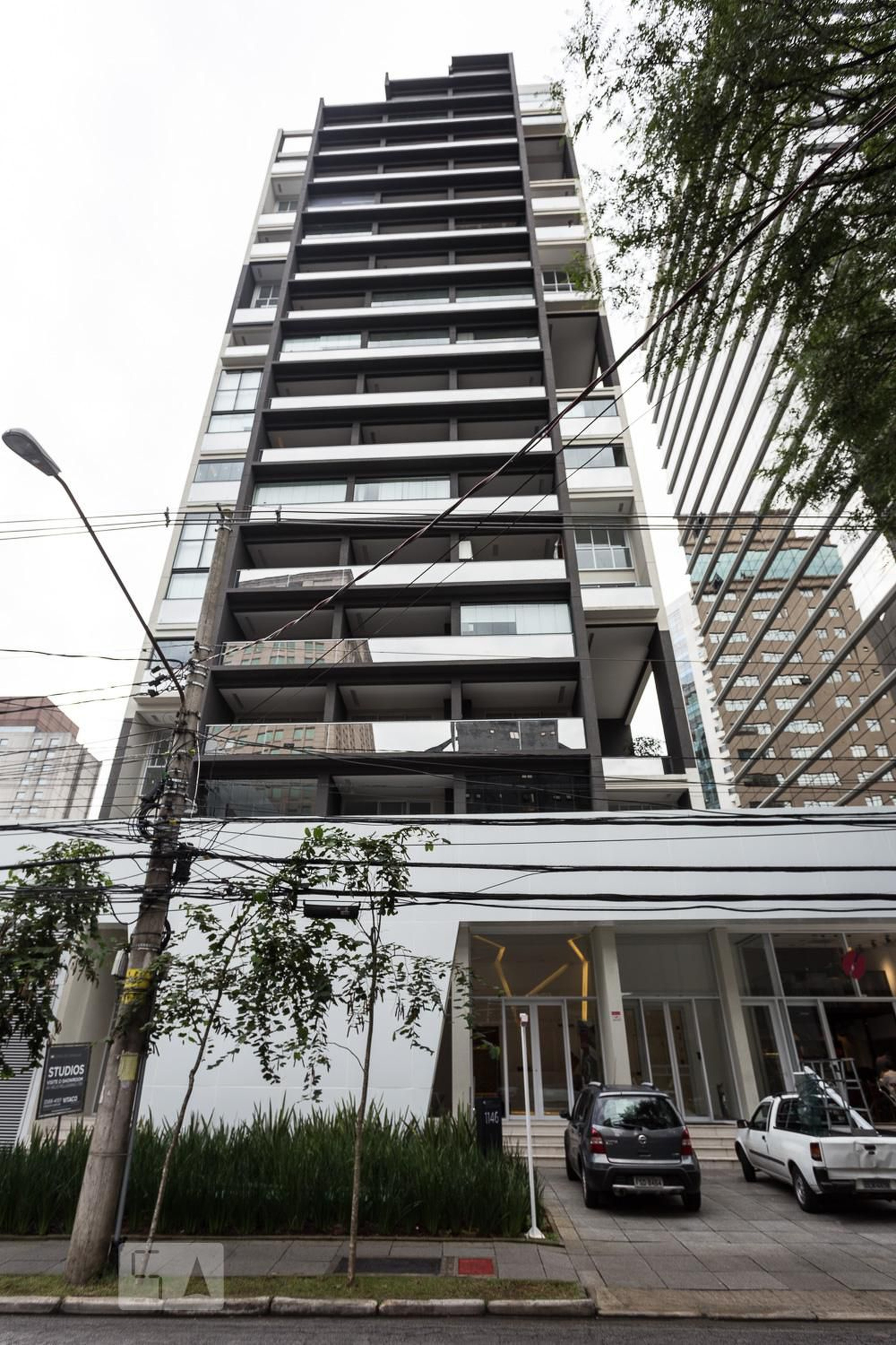 Fachada Condomínio em Rua Gomes de Carvalho, 146