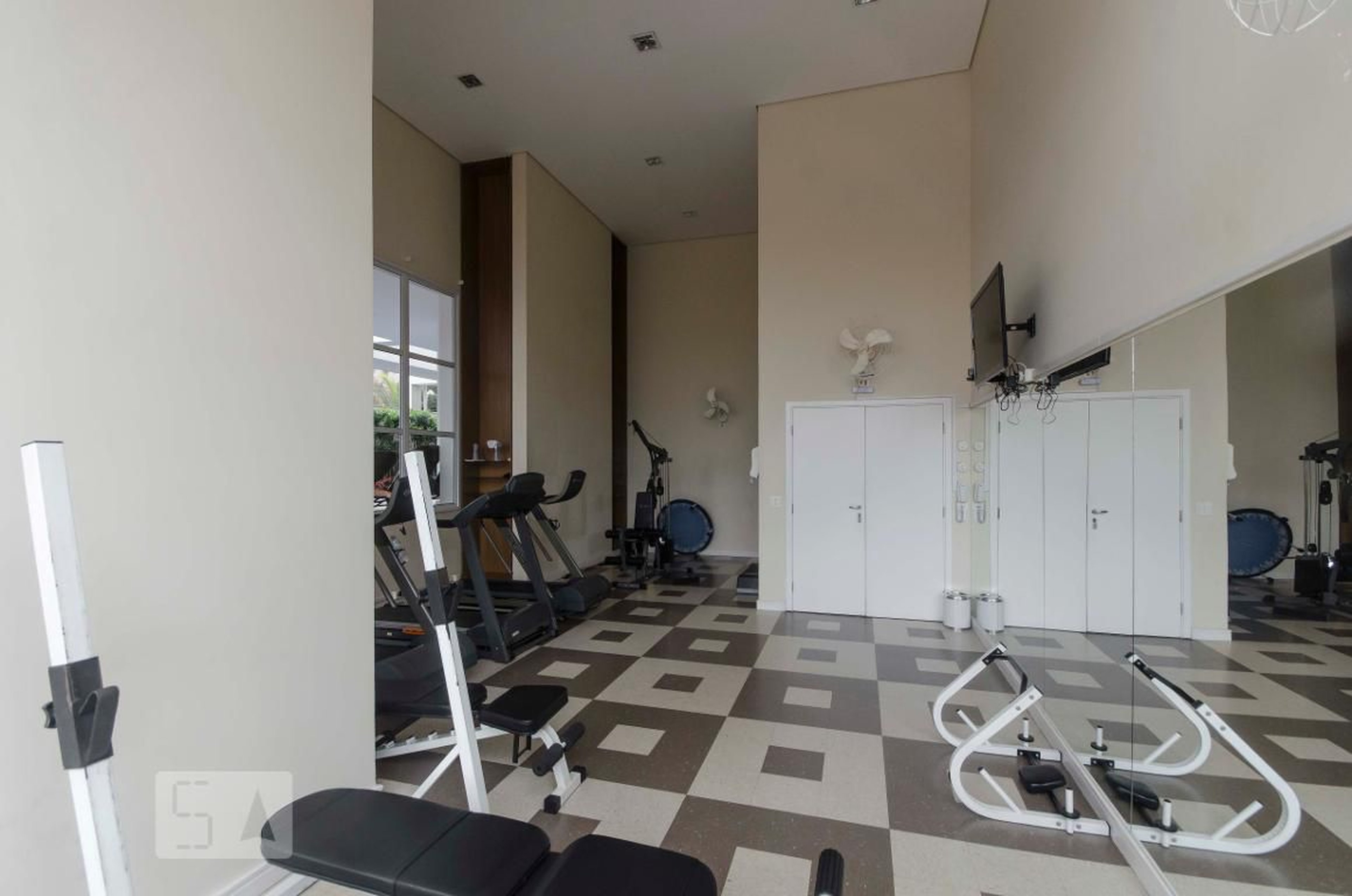 Academia - Parallèle