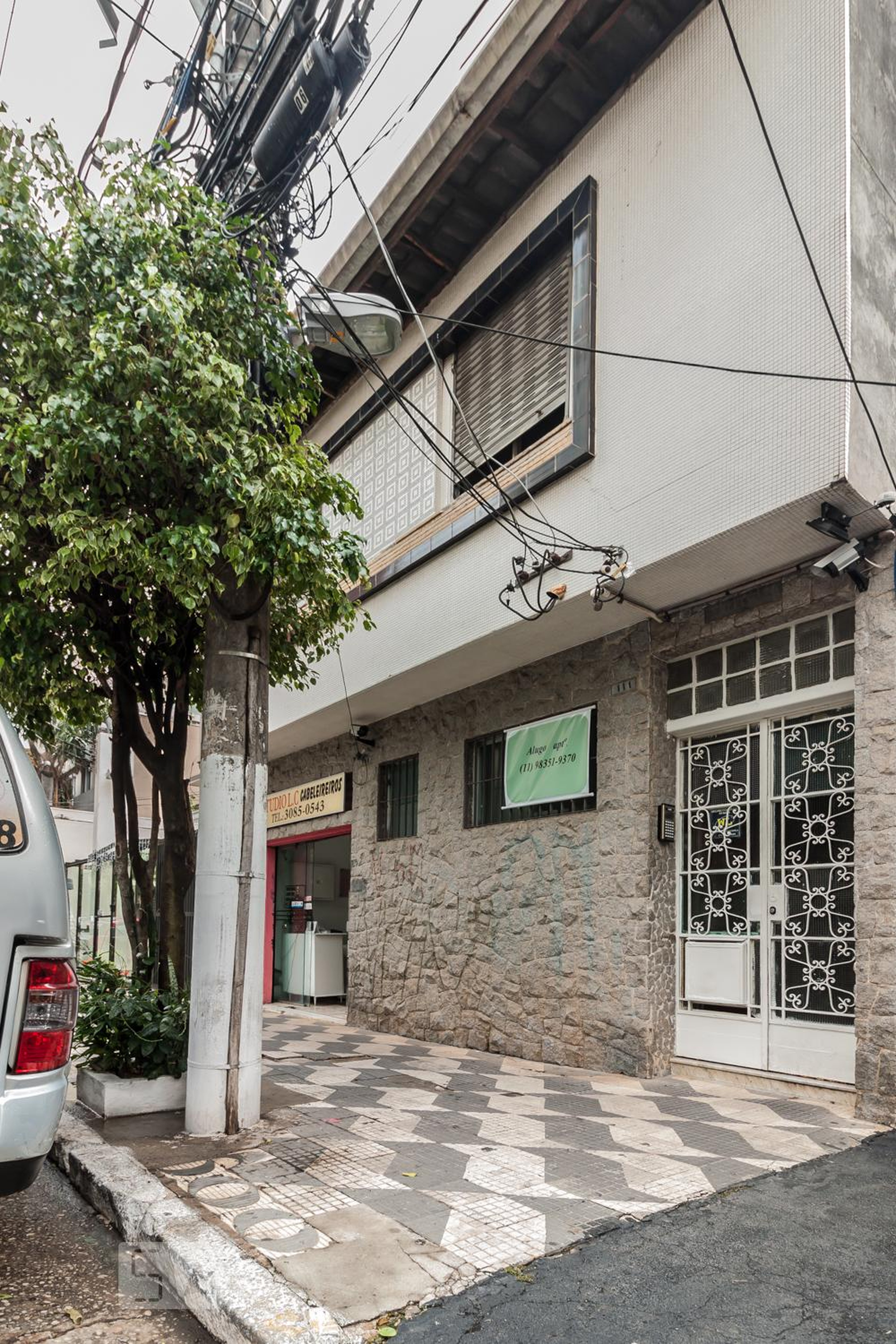 Fachada Condomínio em Rua Arruda Alvim, 111