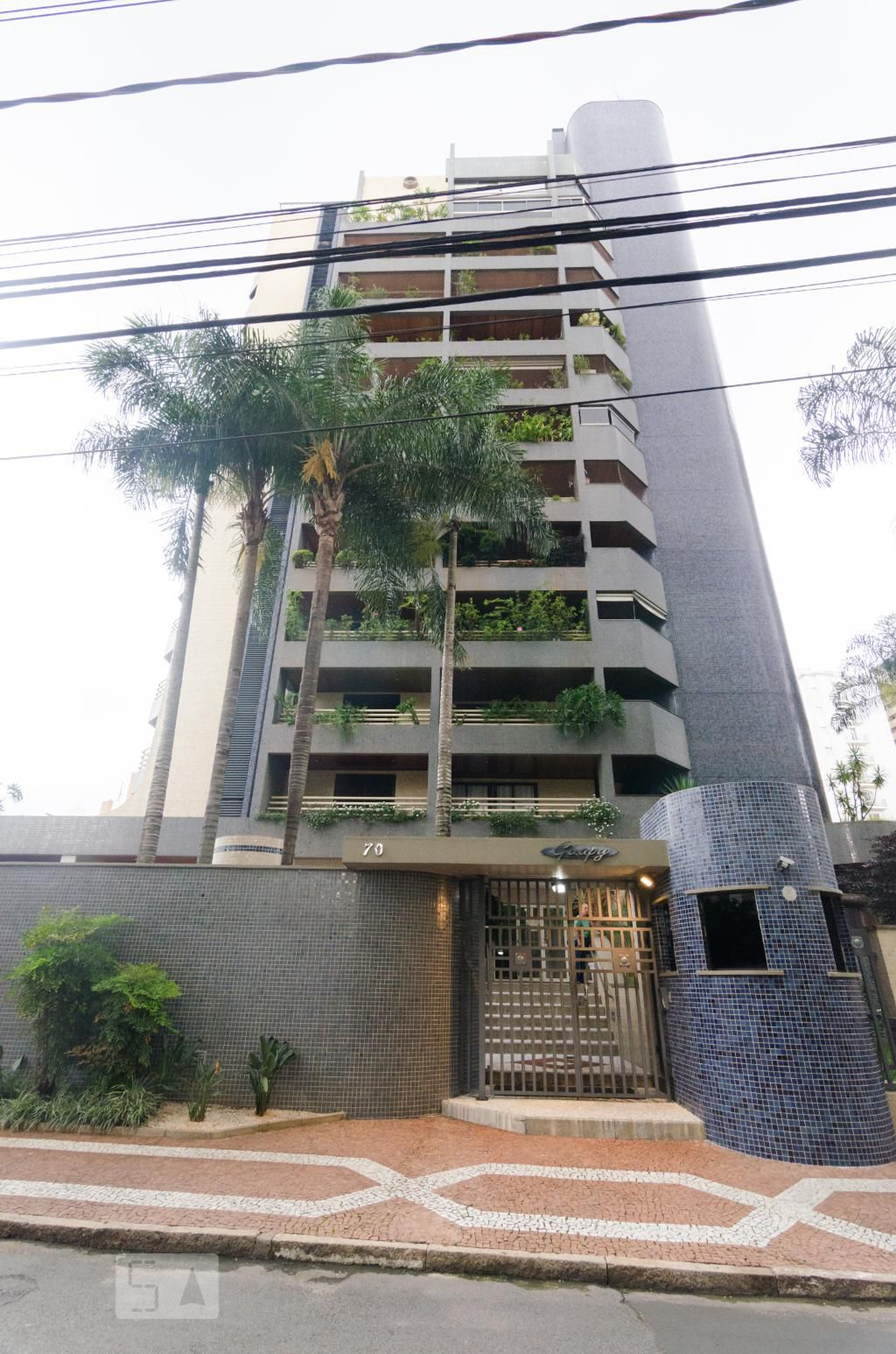Fachada do prédio Condomínio em Rua Pedro de Magalhães, 70